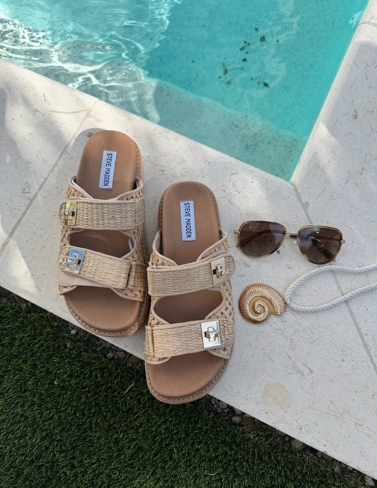 Bigschmona Sandals-Natural Raffia//MODEL PAIR SIZE 8