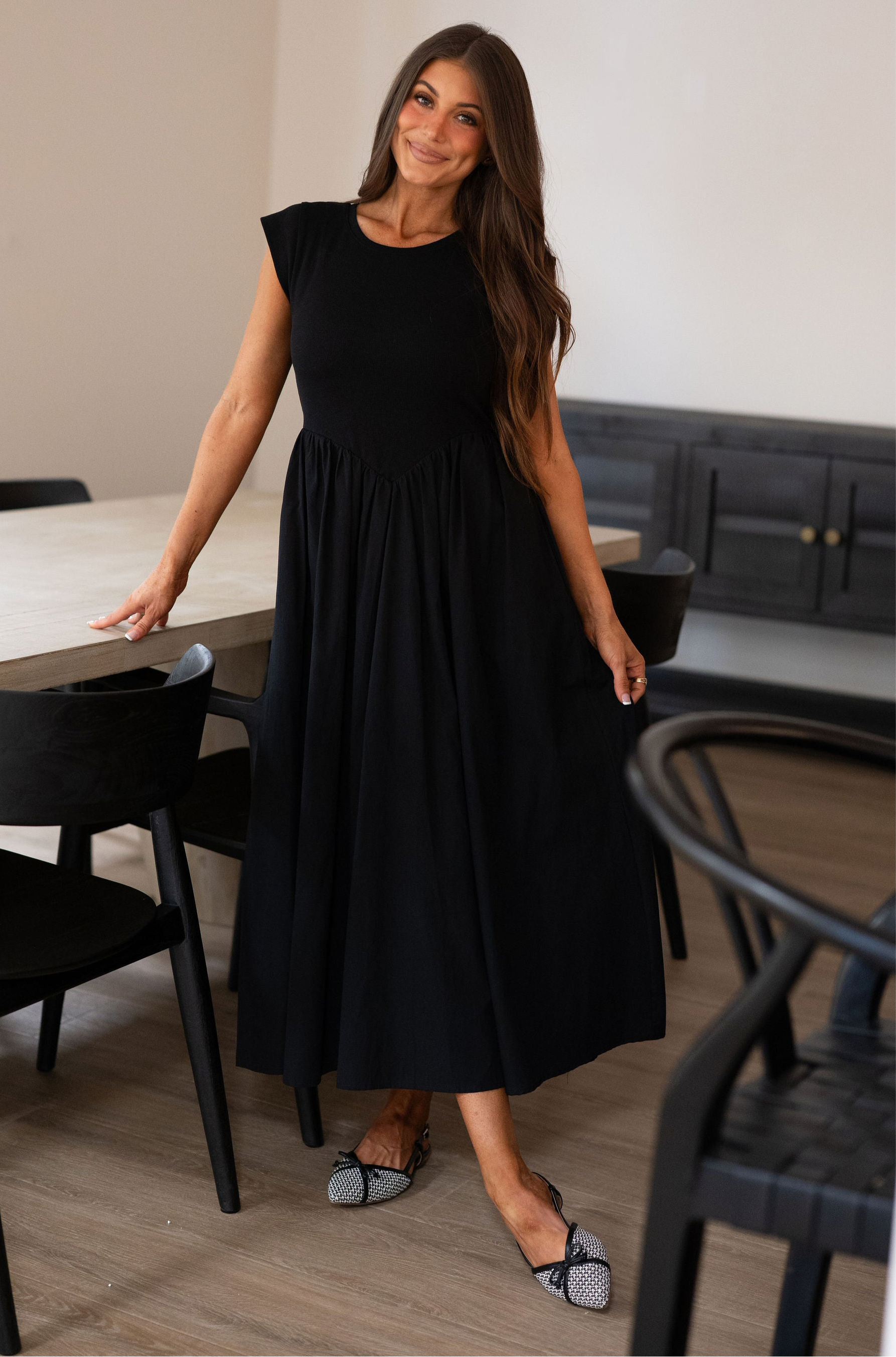 Contrasted Drop Waist Midi Dress-Black