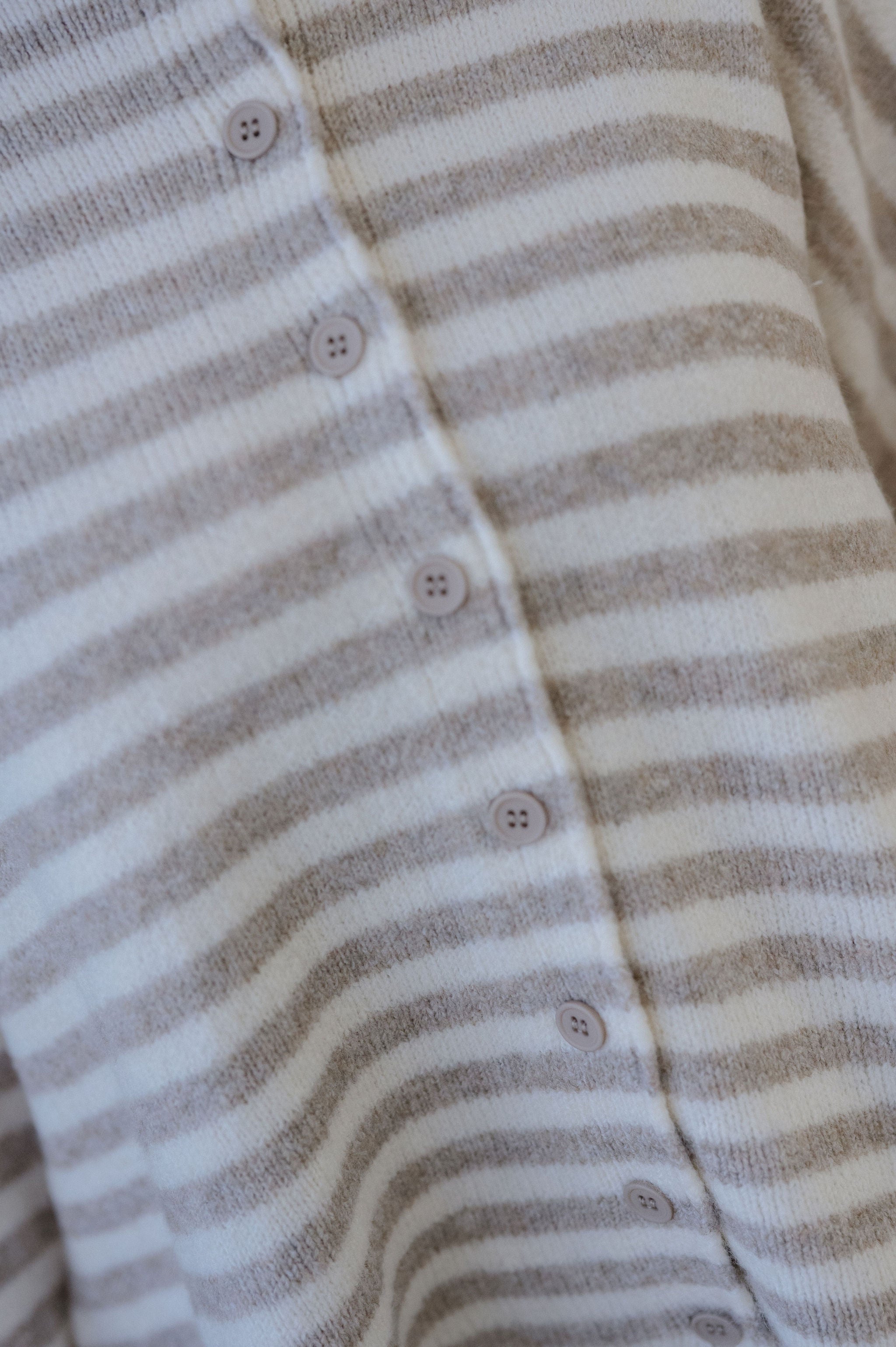 Kelsey Cardigan-Taupe/Ivory