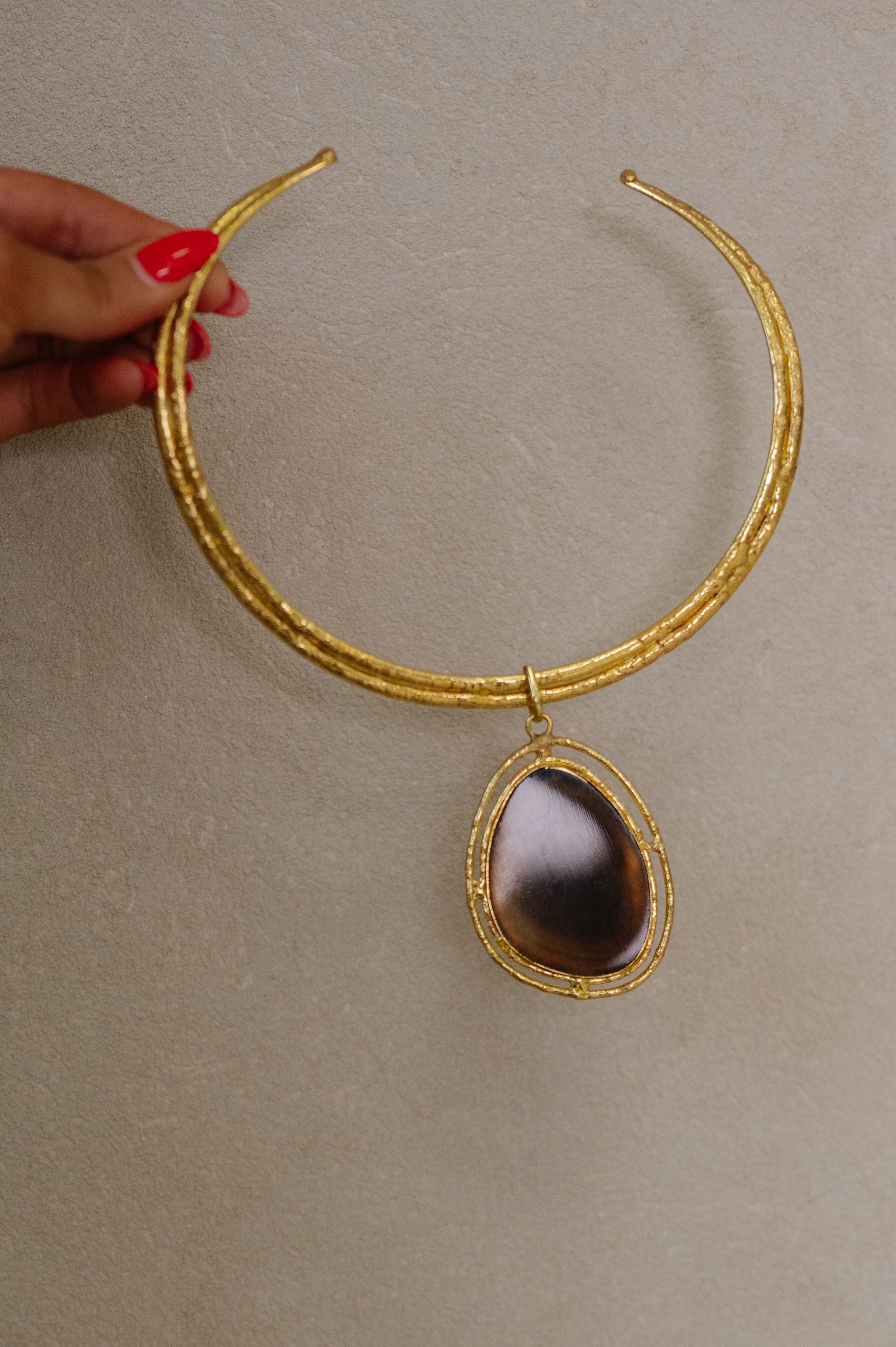 Brown Marble Pendant Choker-Gold