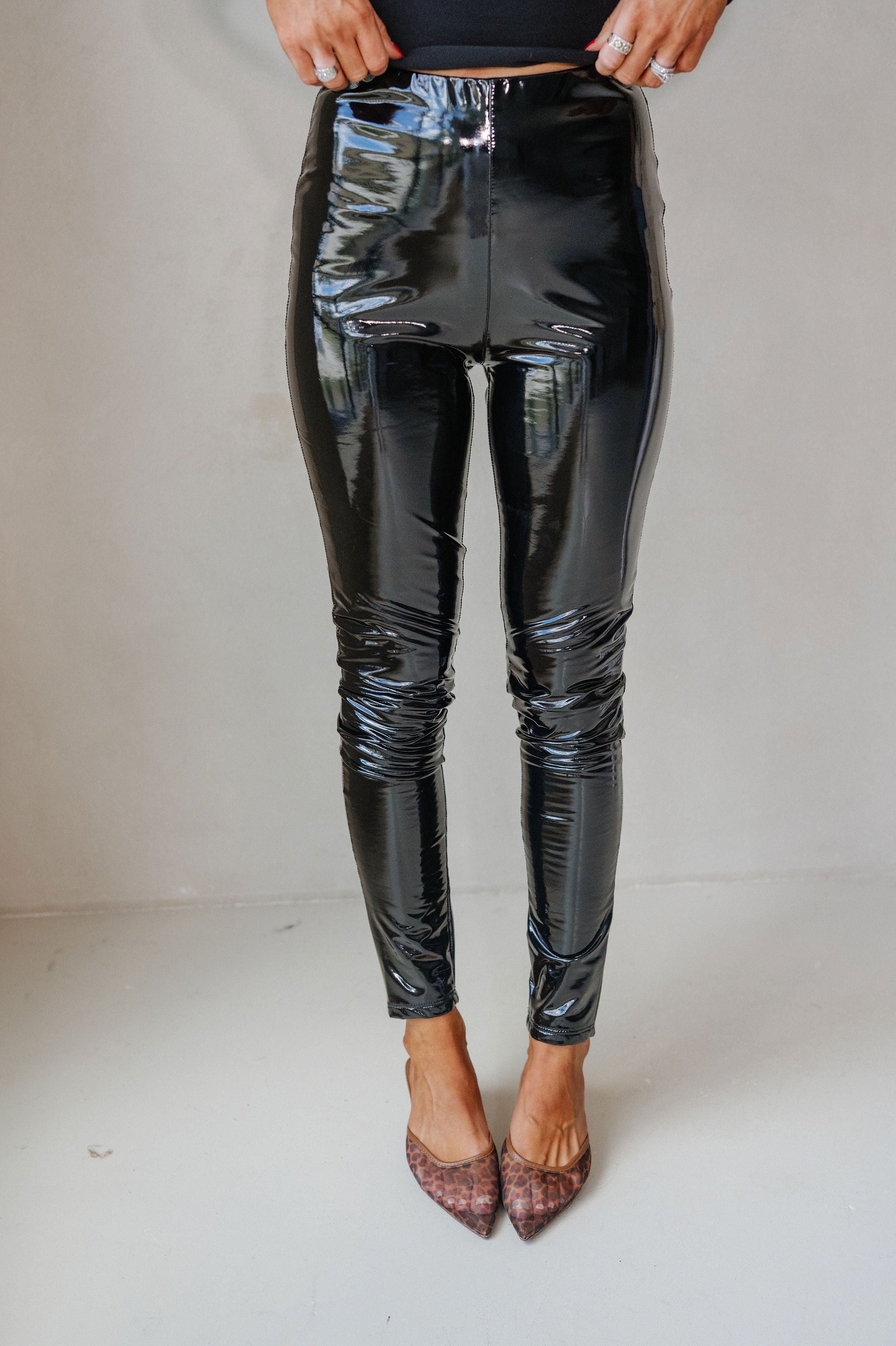 Staple Shiny Leggings-Black