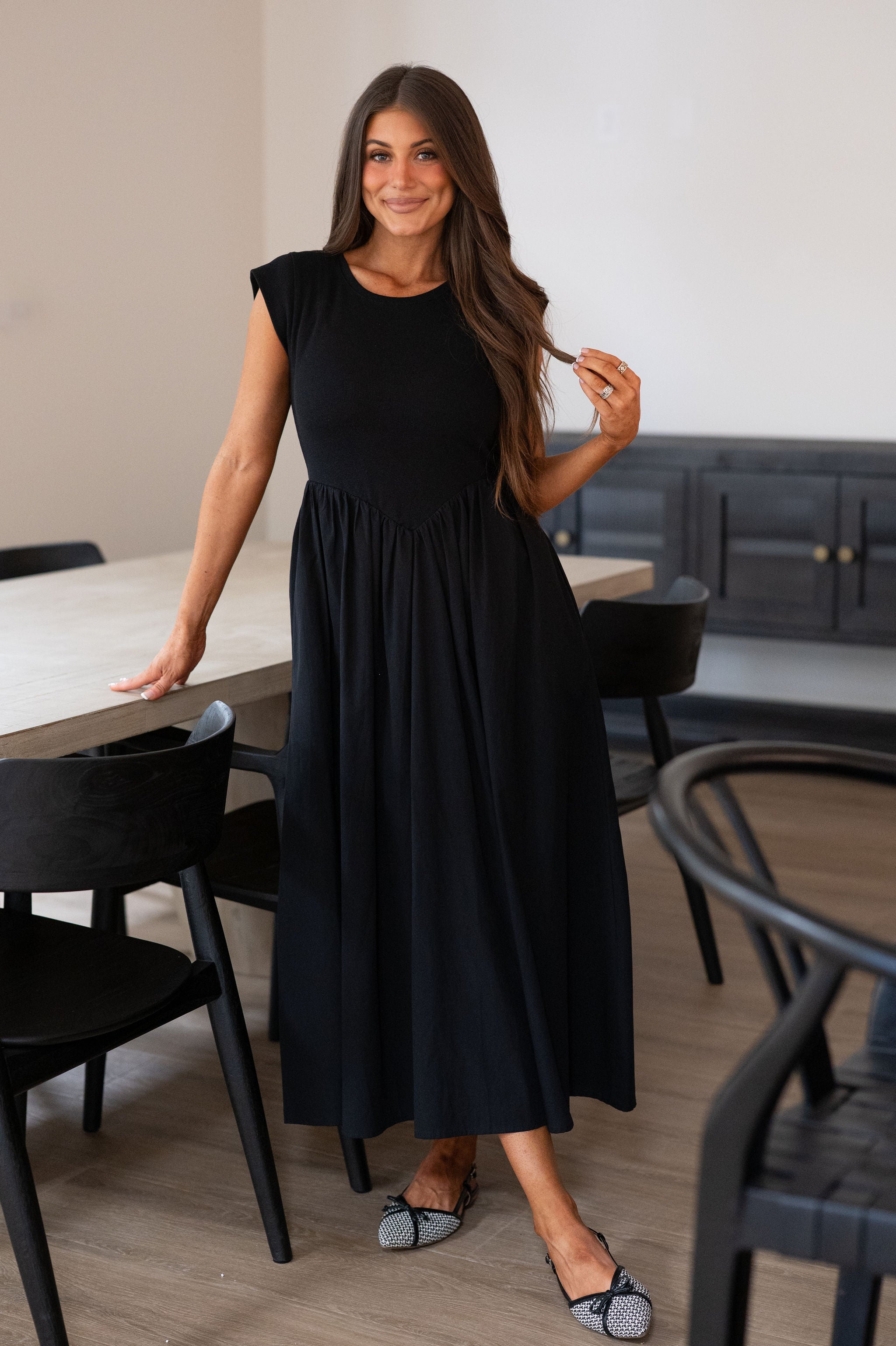 Contrasted Drop Waist Midi Dress-Black