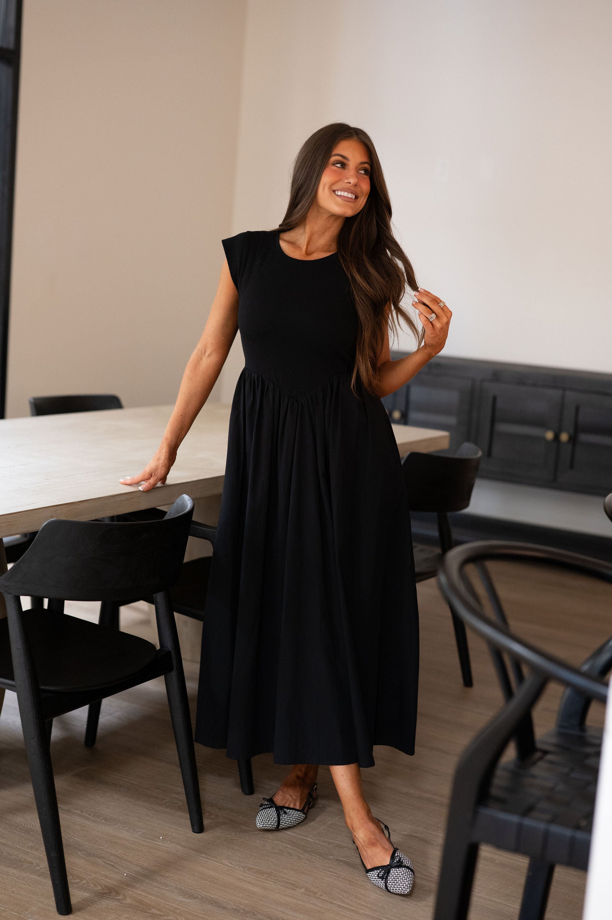 Contrasted Drop Waist Midi Dress-Black
