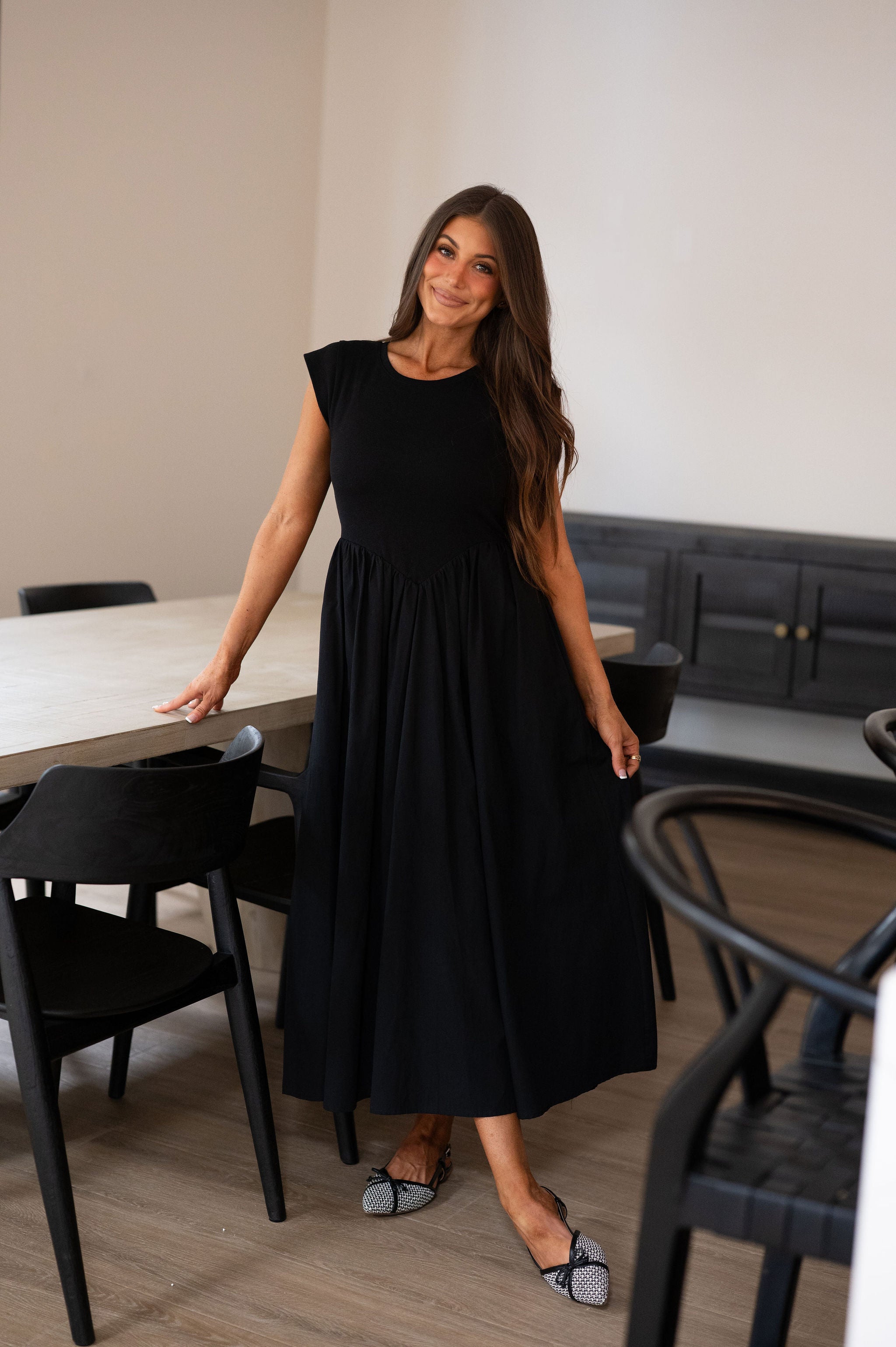 Contrasted Drop Waist Midi Dress-Black