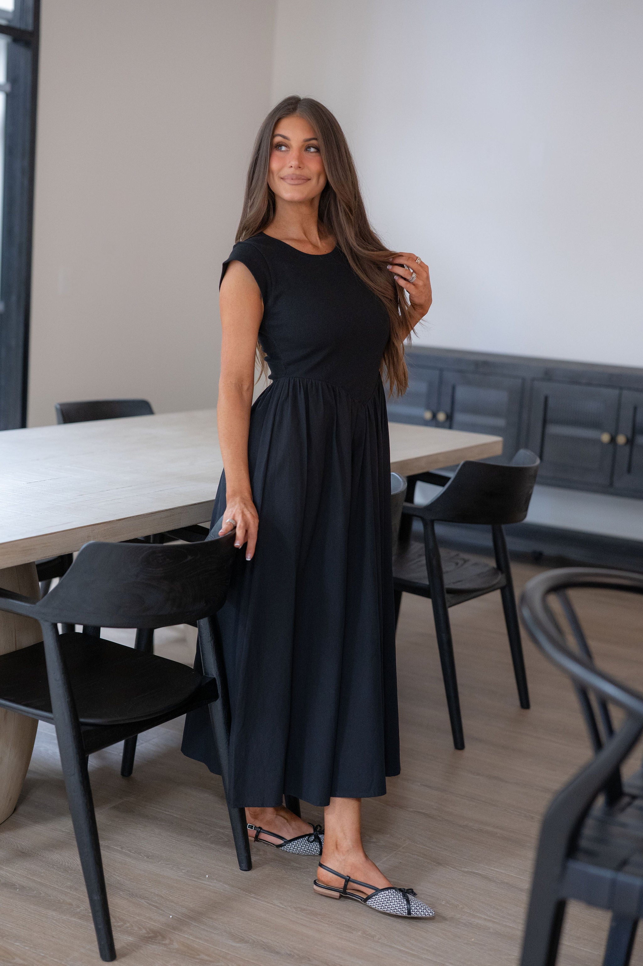 Contrasted Drop Waist Midi Dress-Black