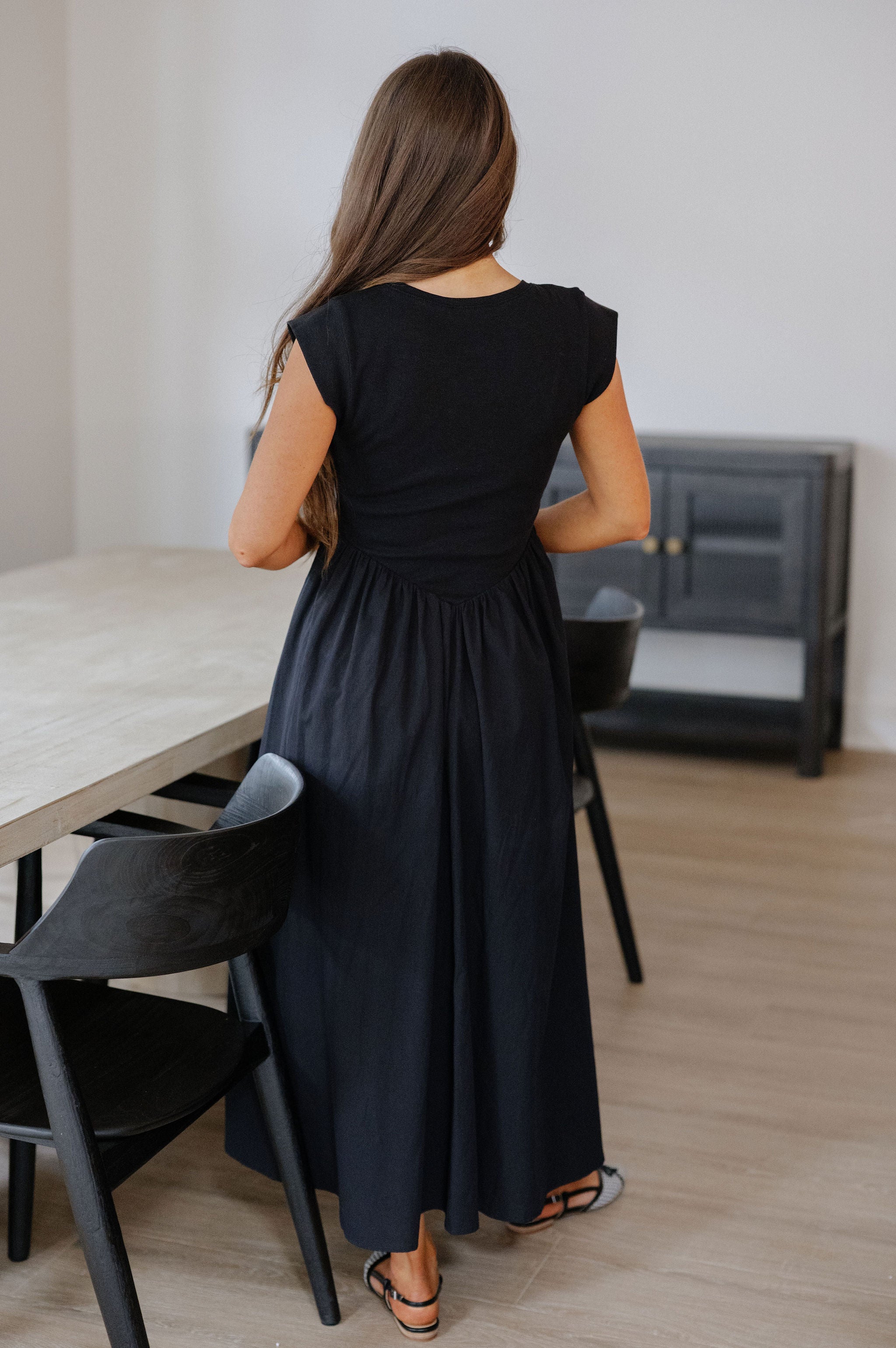 Contrasted Drop Waist Midi Dress-Black