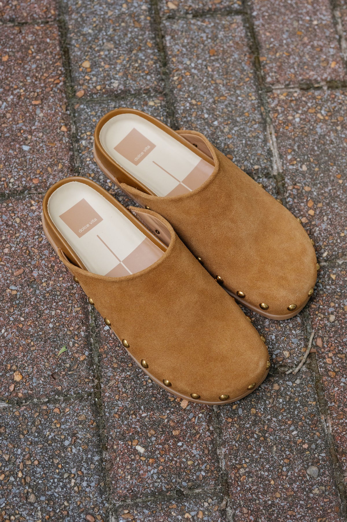 Joney Stud Slide-Light Brown Suede//DOLCE VITA