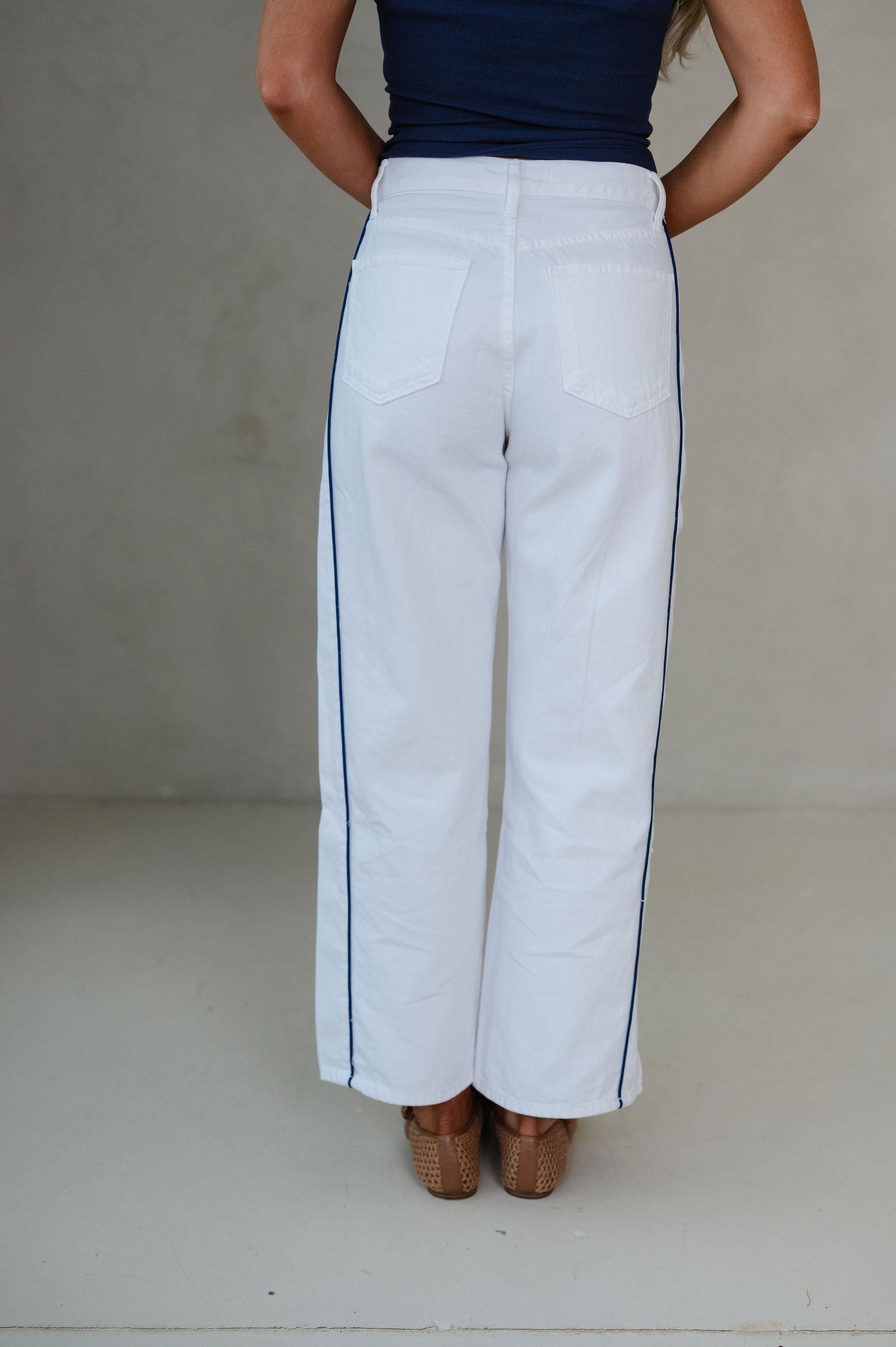 Everly Piping Detail Barrel Jeans-White