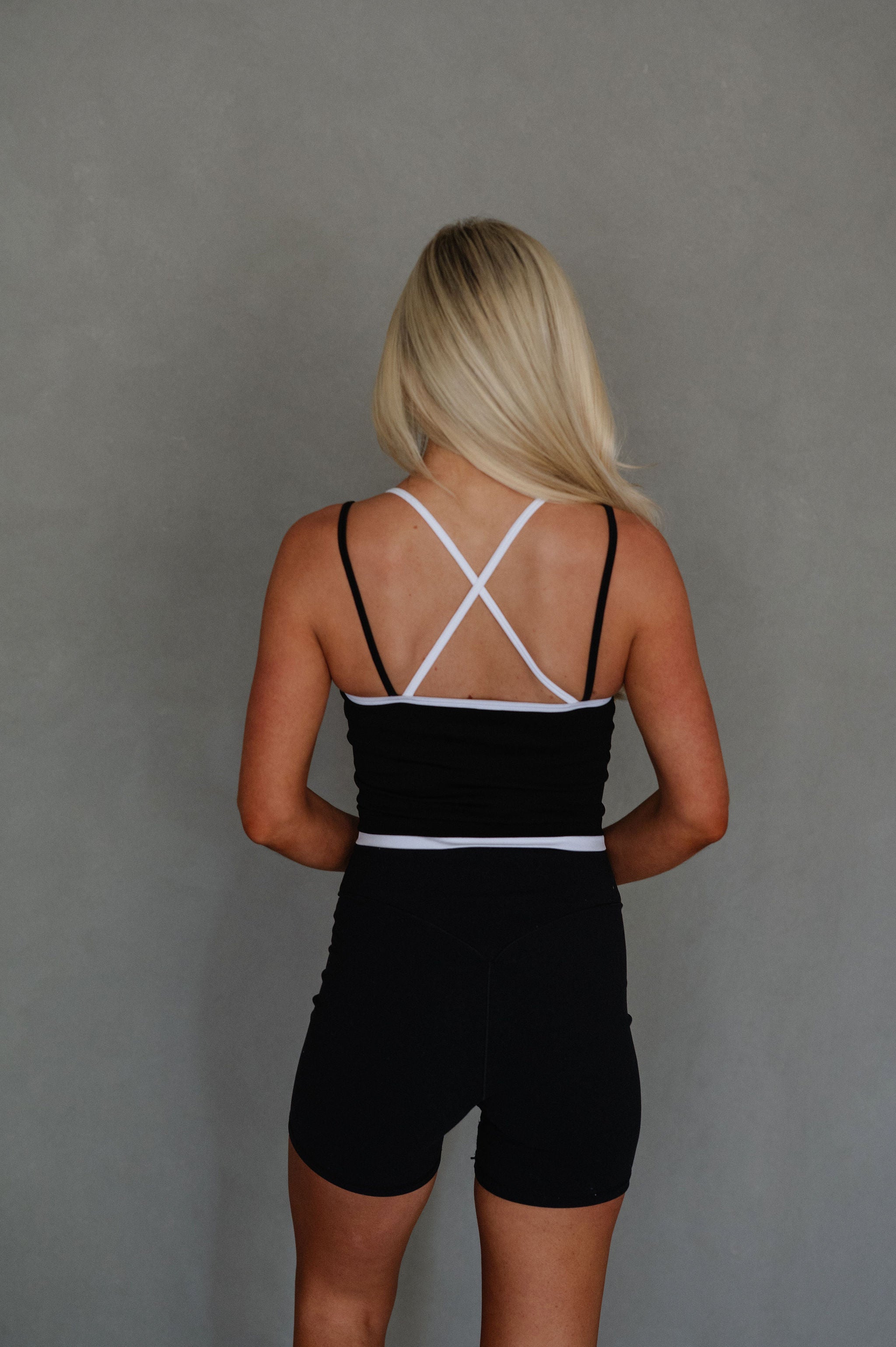 Contrast Halter Layer Tank-Black/White