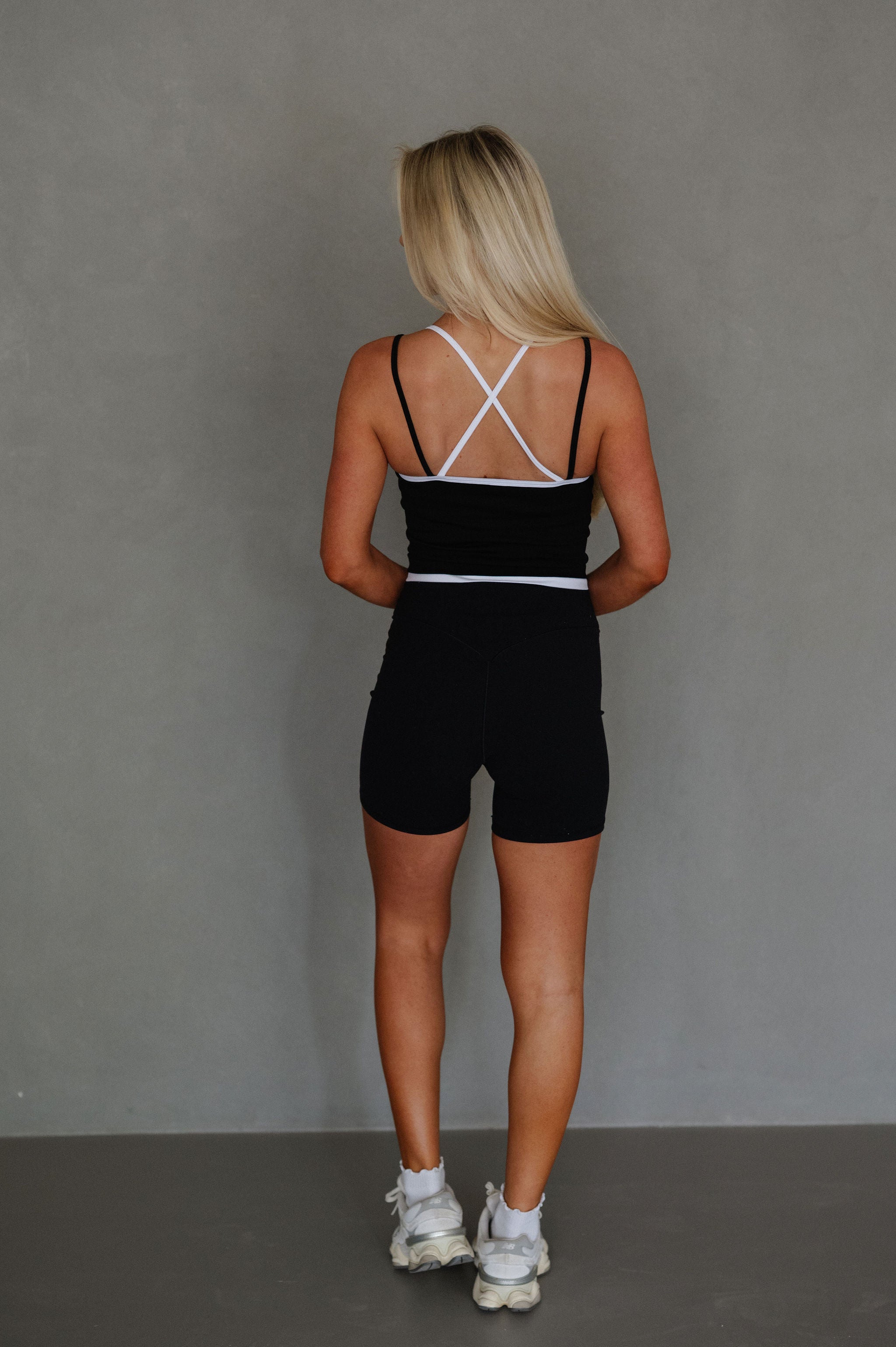 Contrast Halter Layer Tank-Black/White