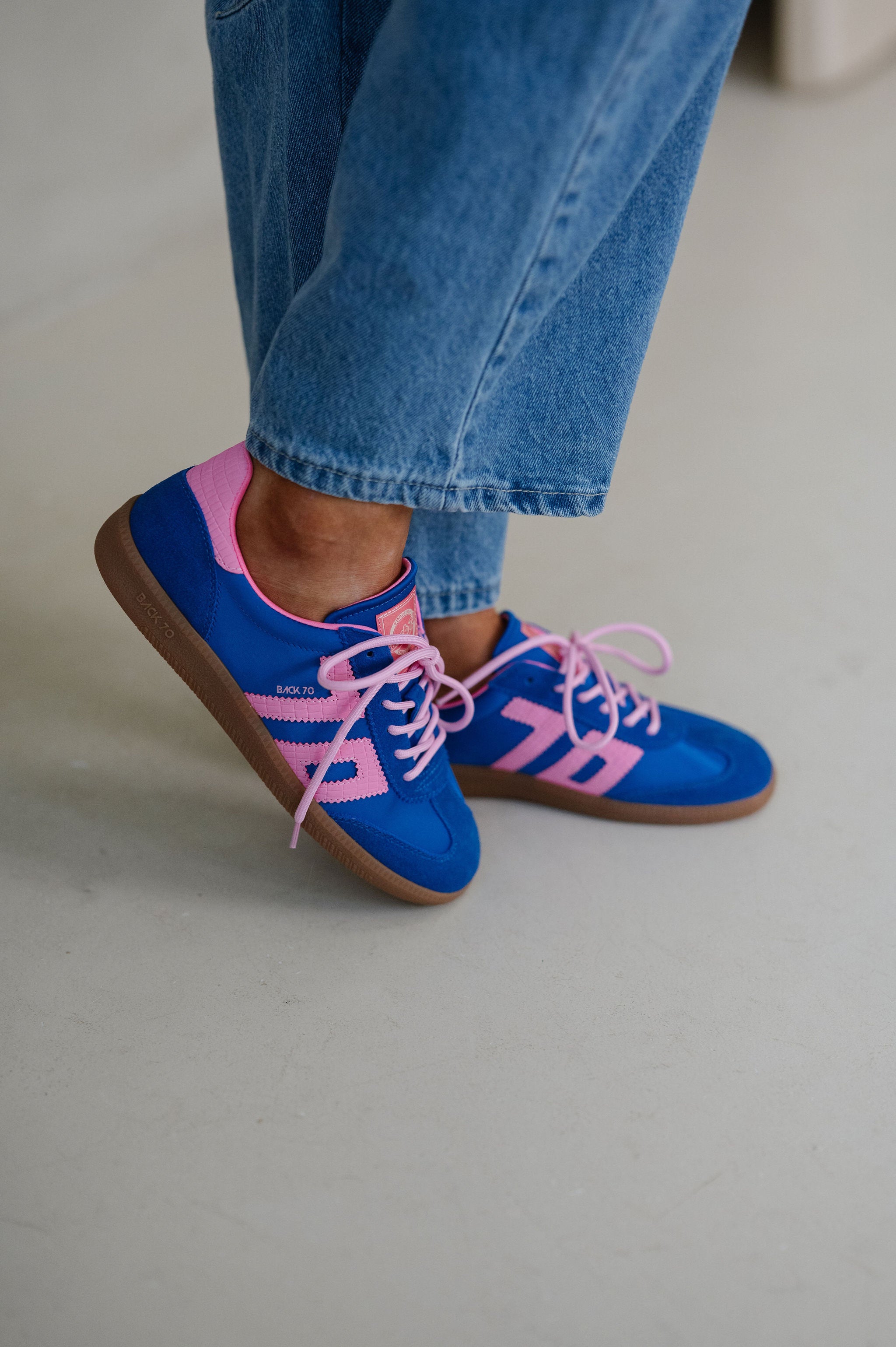 Back 70 Ghost-Sapphire