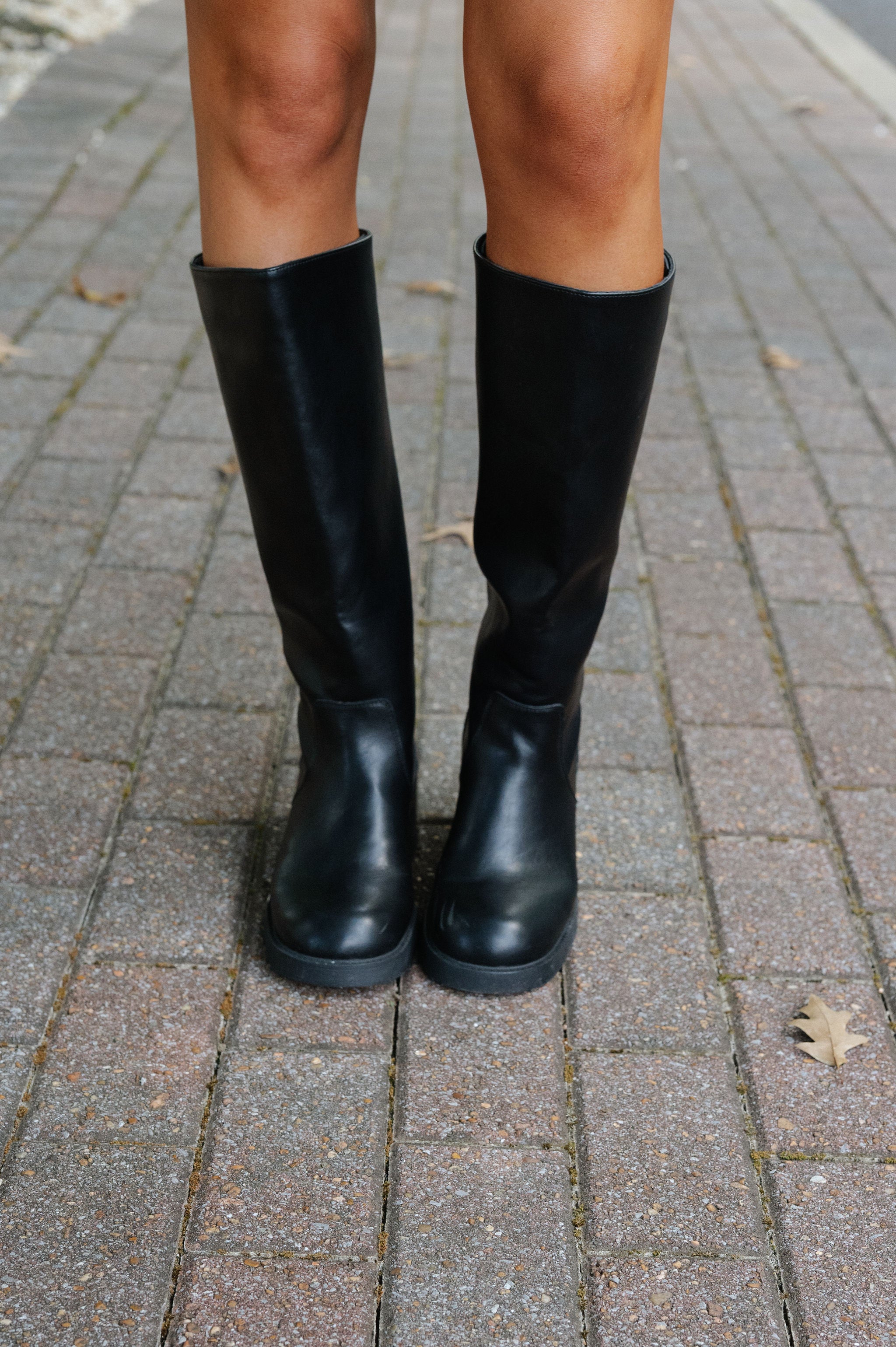 Momentoo Boots-Black