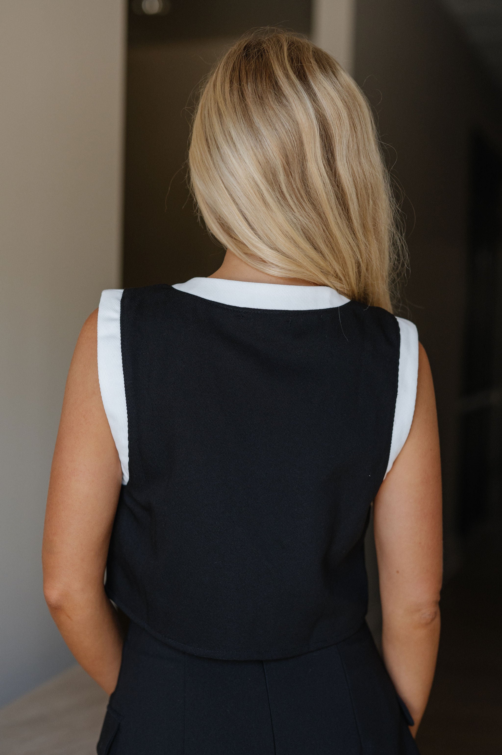 Colby Contrast Top-Black/White