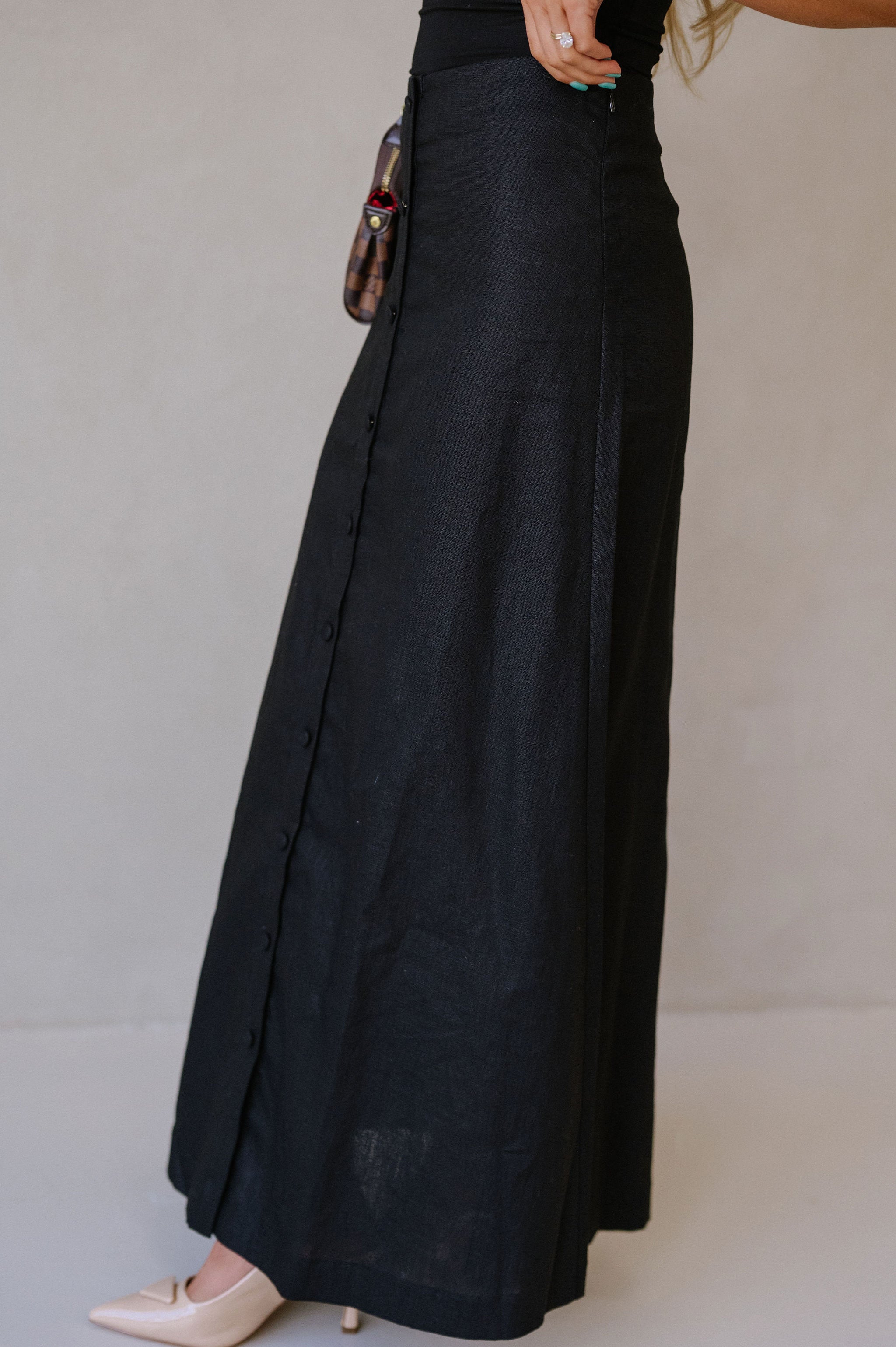 Finjie Button Skirt-Black