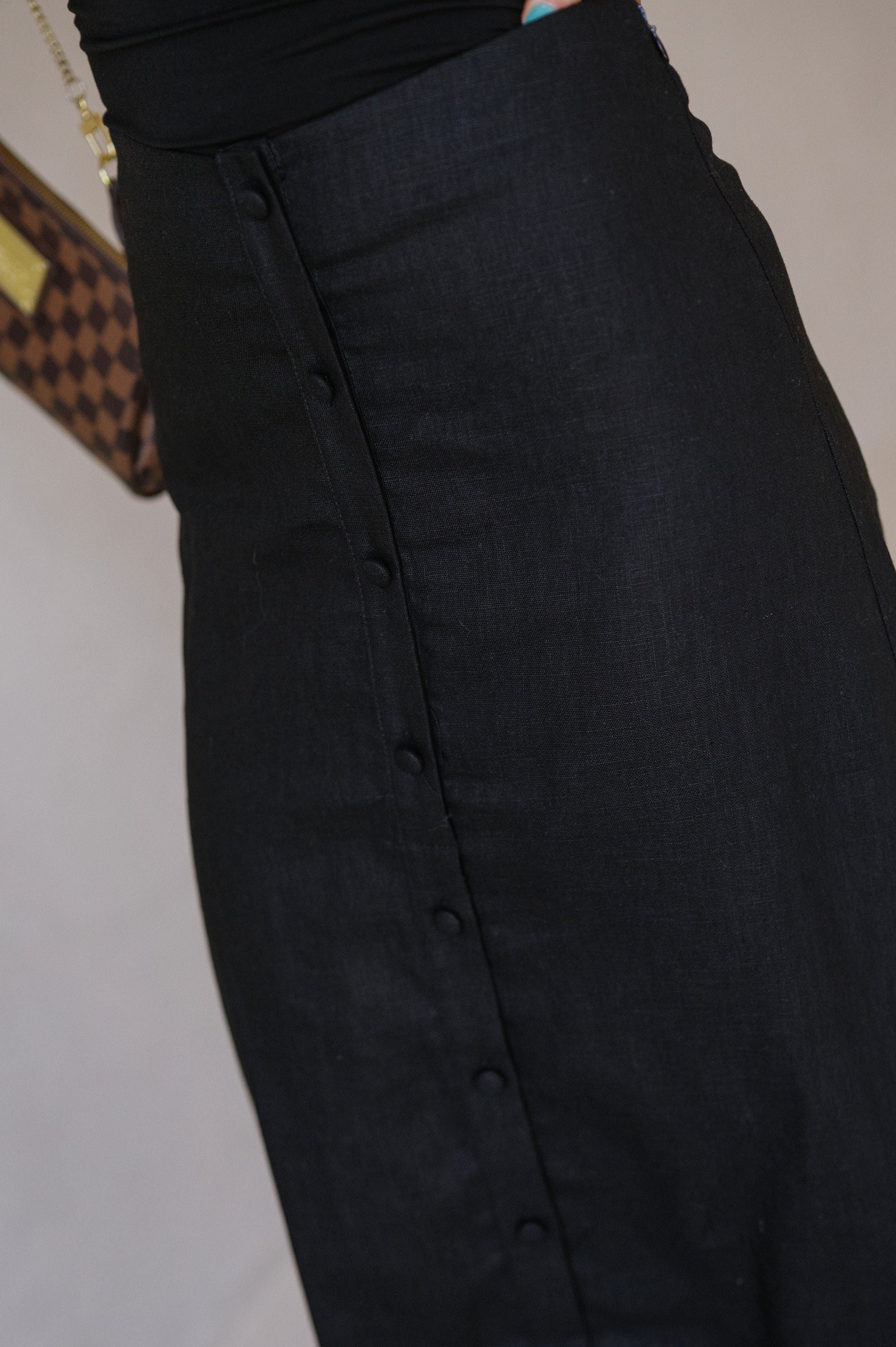 Finjie Button Skirt-Black