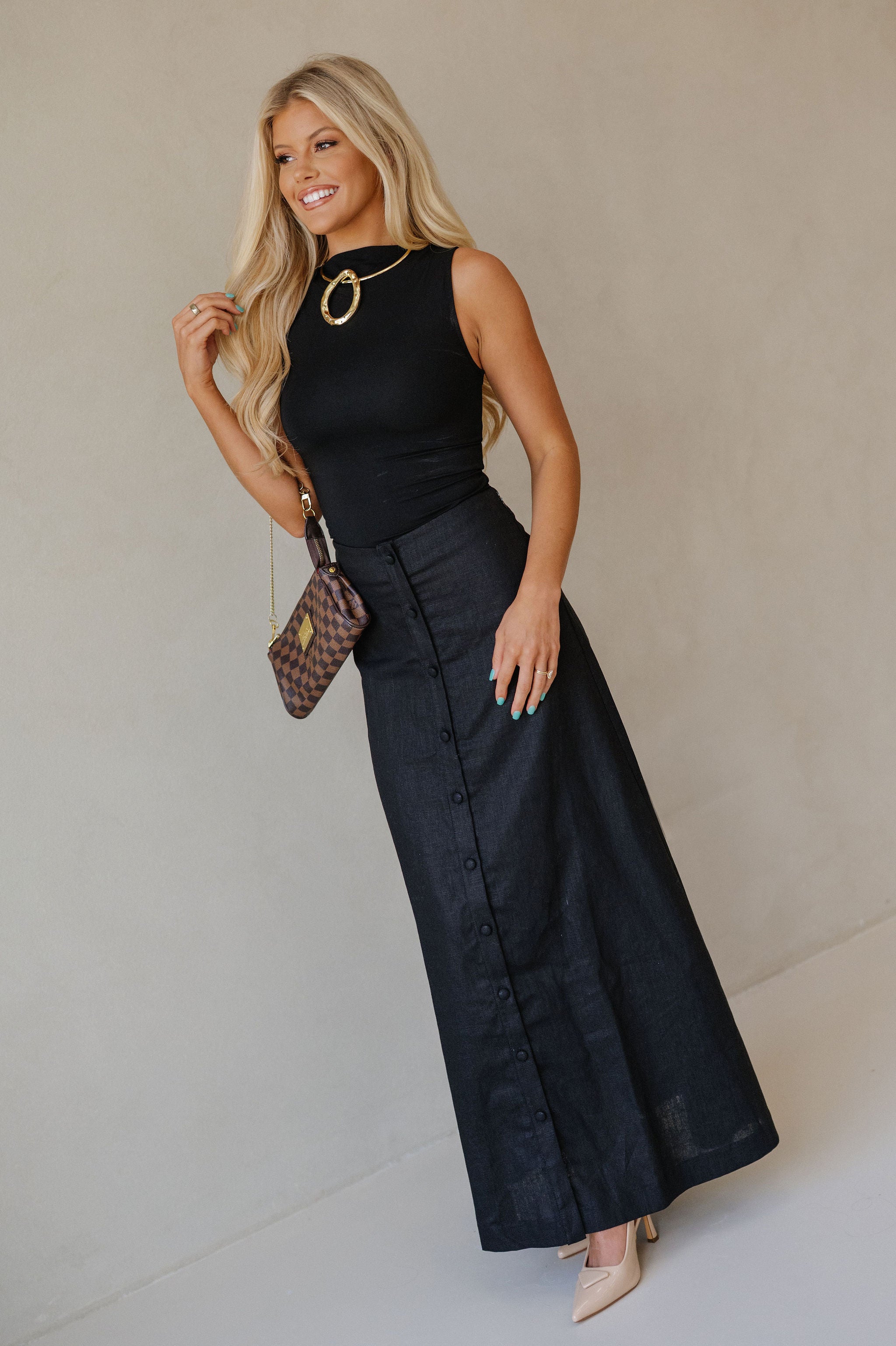 Finjie Button Skirt-Black