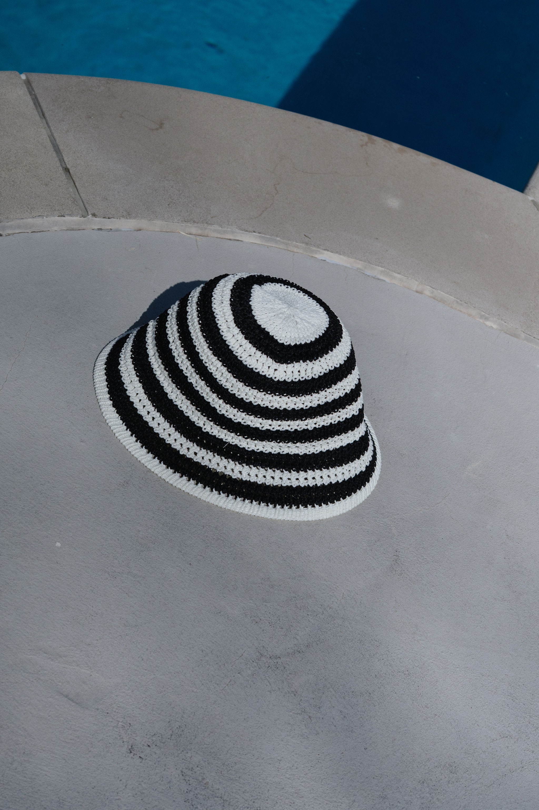 Erin Striped Weave Hat-Black/Off White