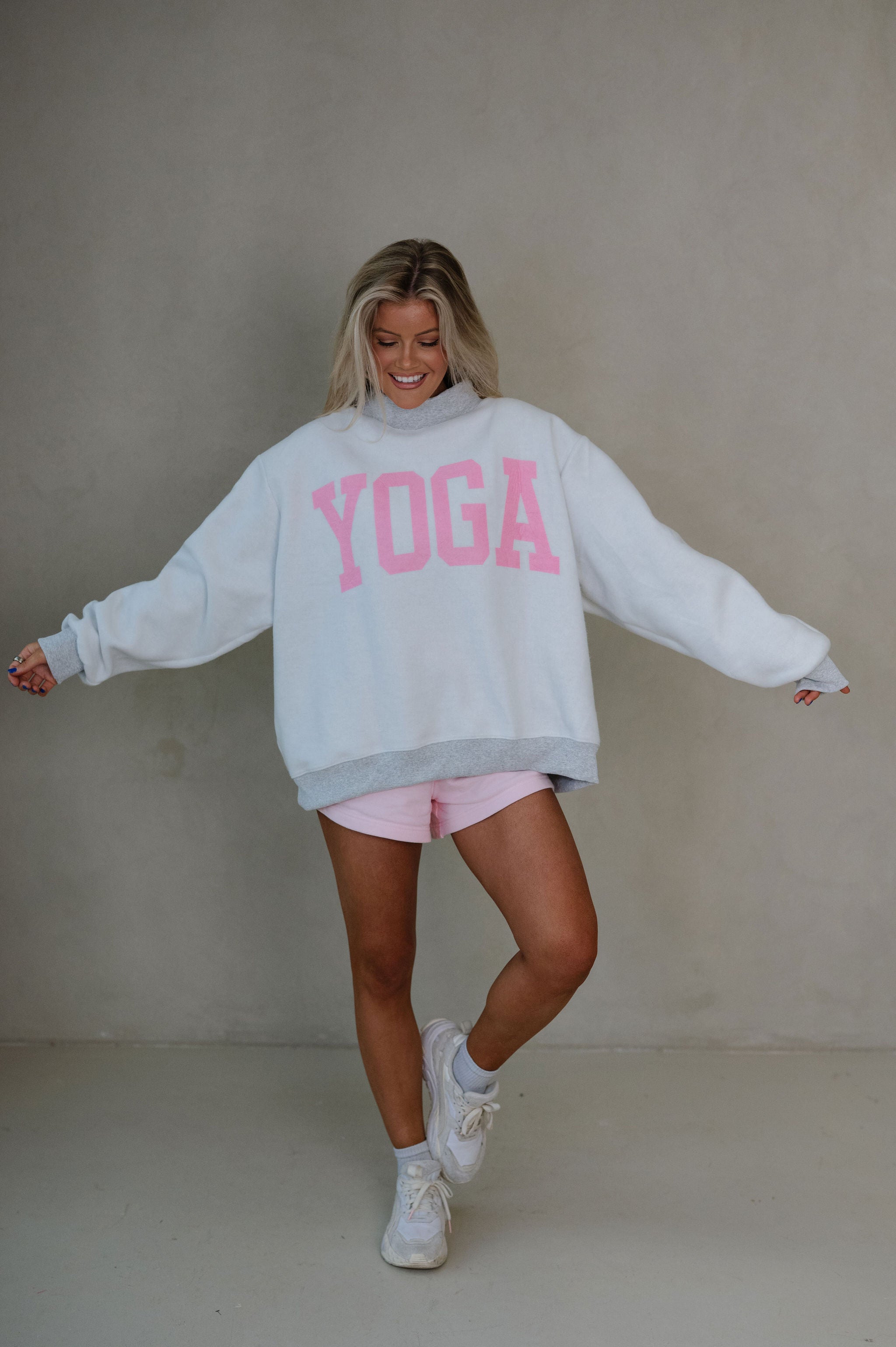 Pilates & Yoga Reversible Mockneck Sweatshirt-Pink