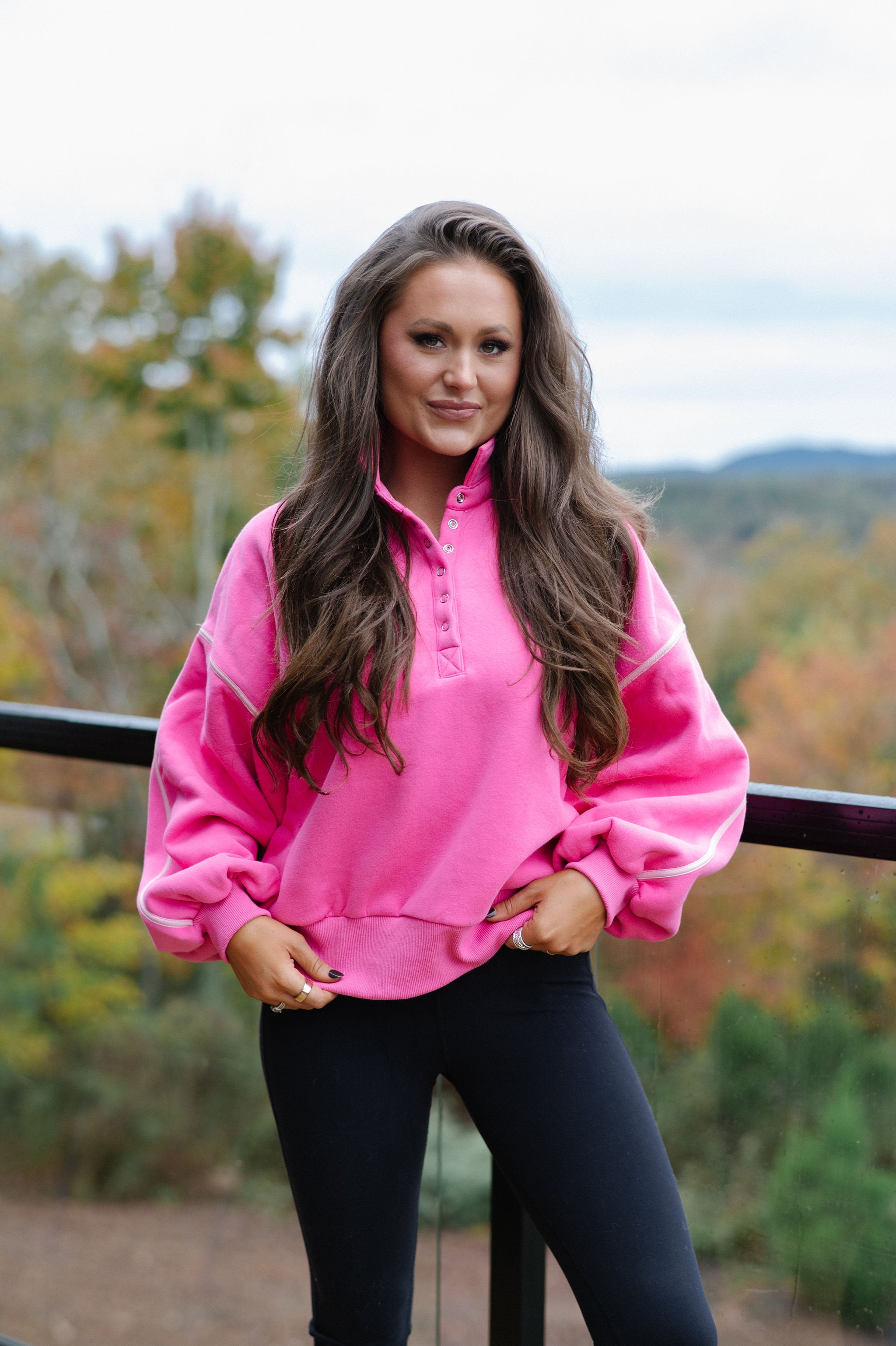Alexa Contrast Piping Pullover-Pink