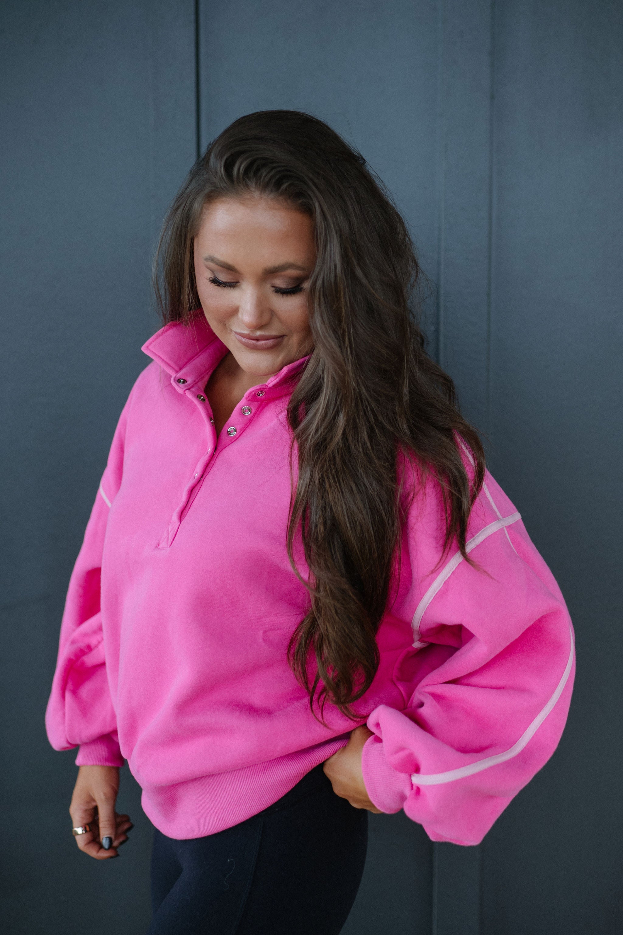 Alexa Contrast Piping Pullover-Pink