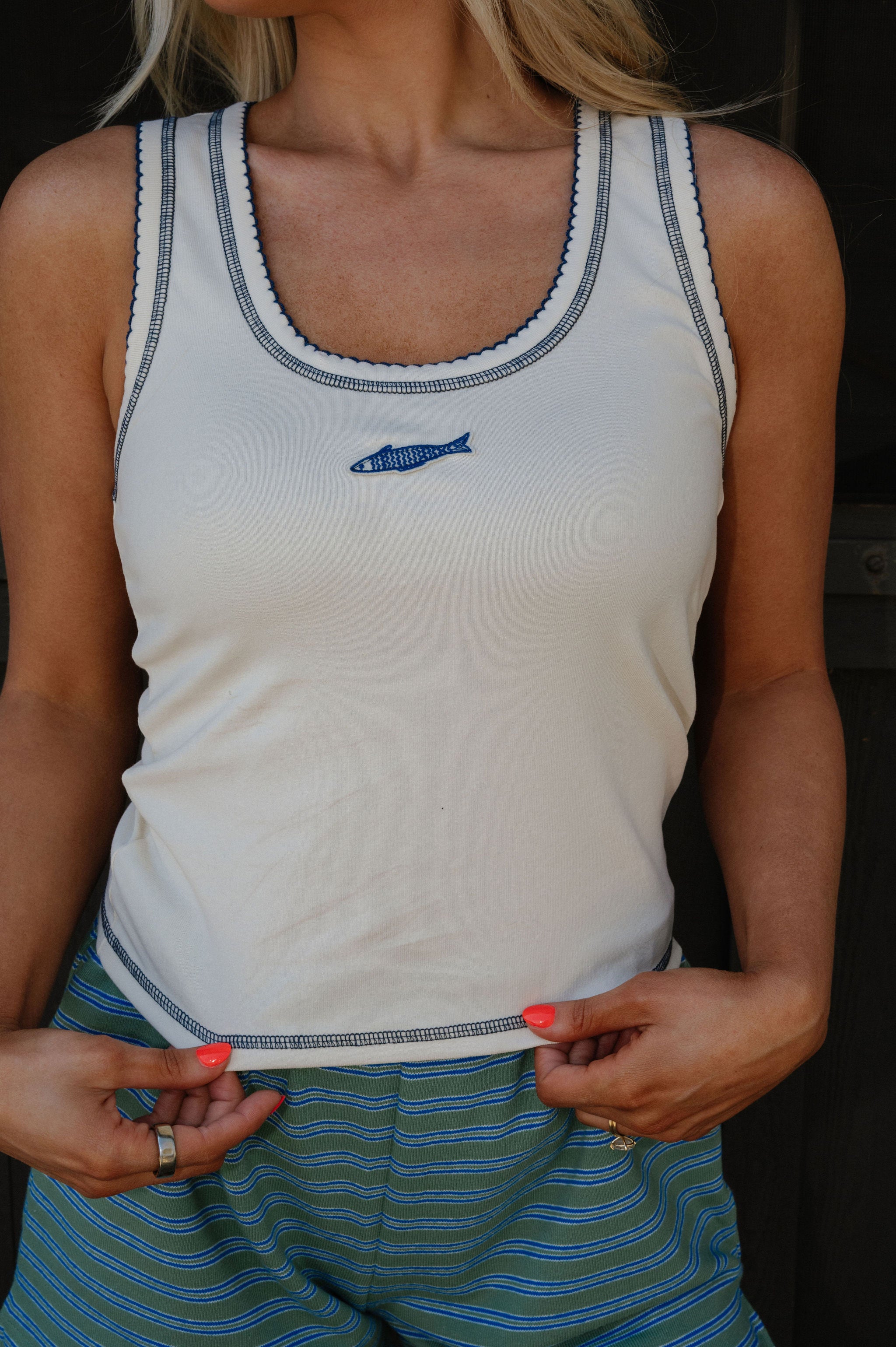 Contrast Stitch Fish Patch Tank-Beige/Navy