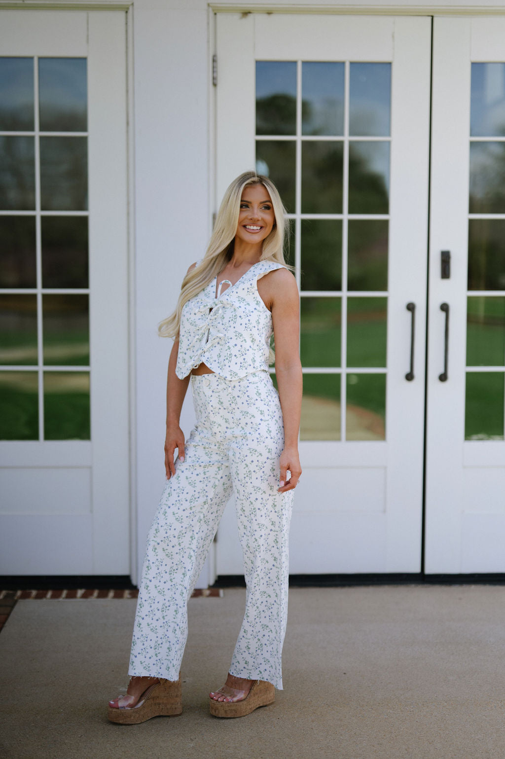 Amelia Floral Vest- White/Blue