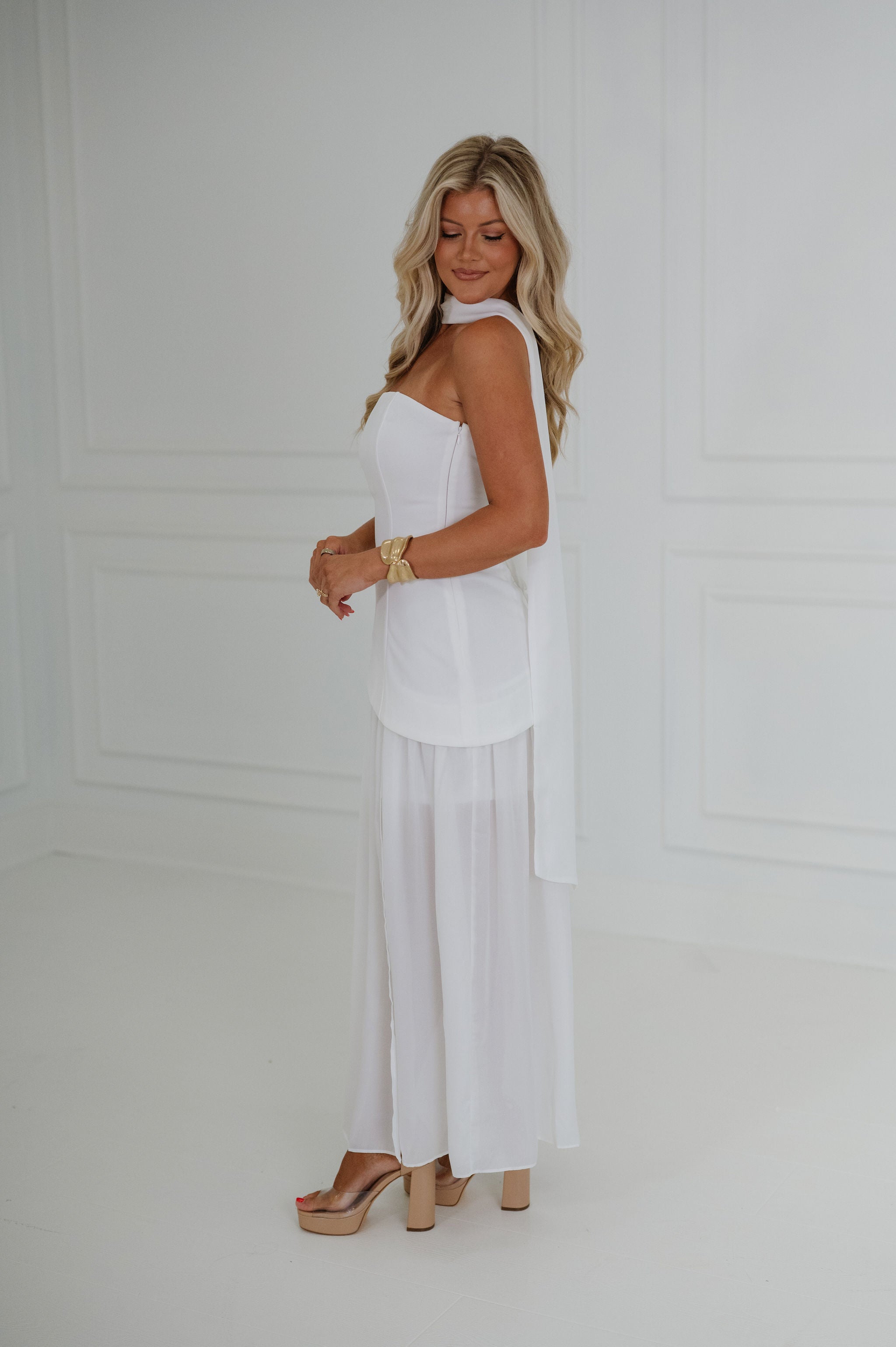 Eva Contrasted Maxi Dress-White