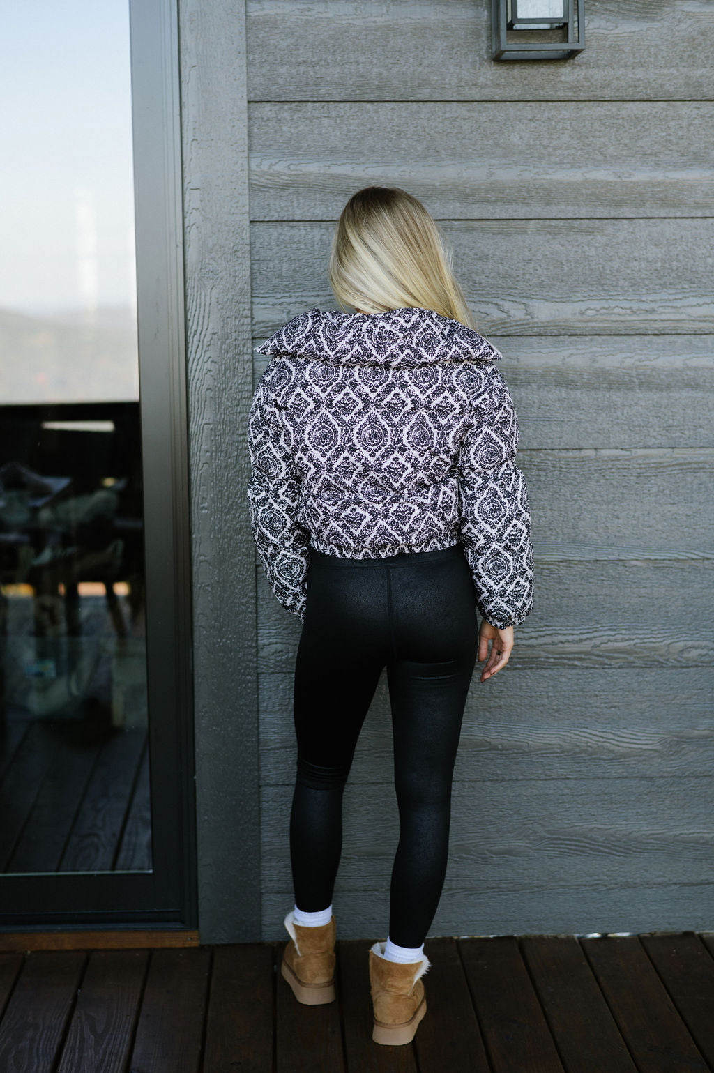 DOORBUSTER// Abstract Puffer Jacket-Cream/Black