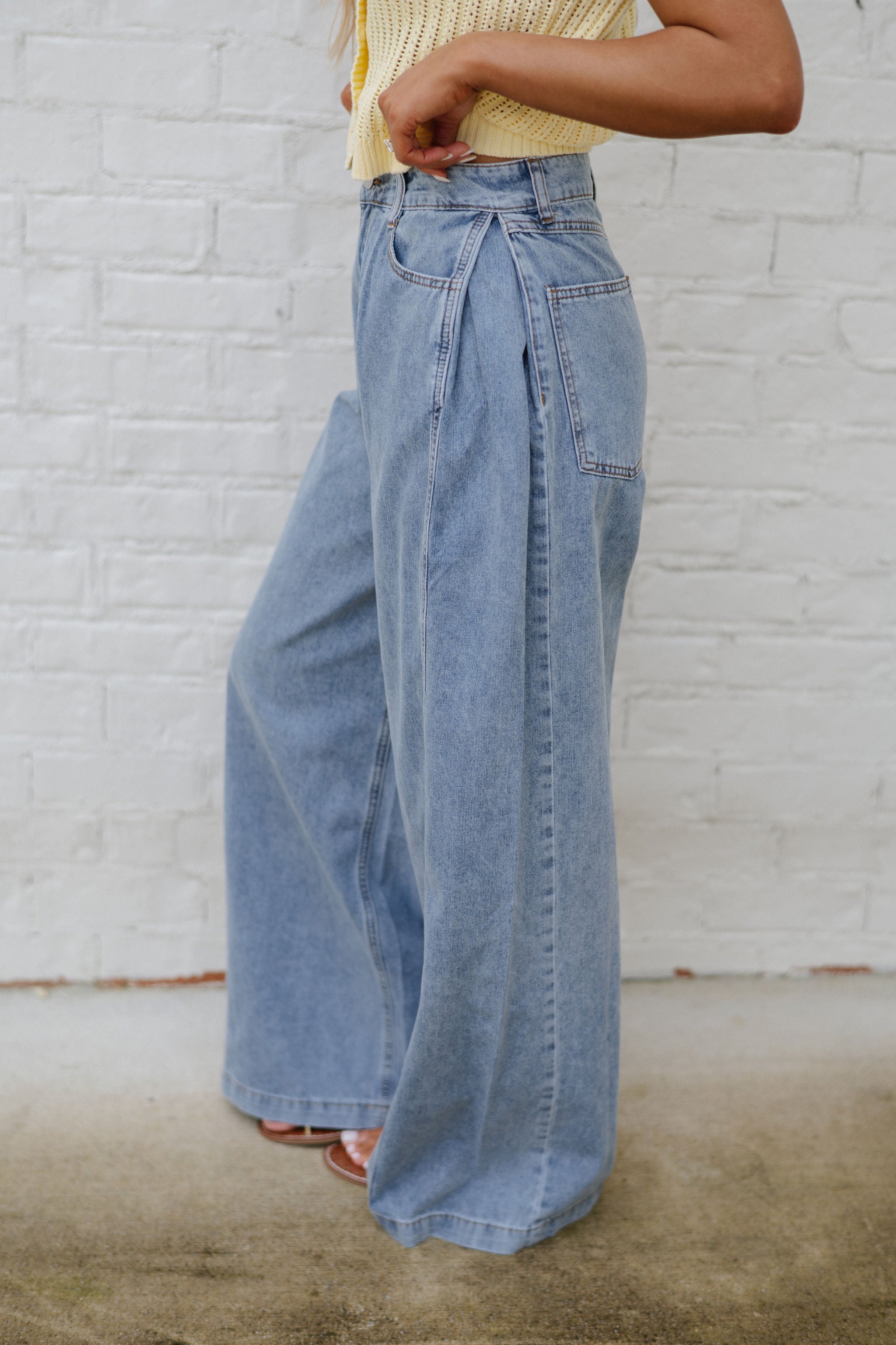 Pleated Wide Leg Jean
