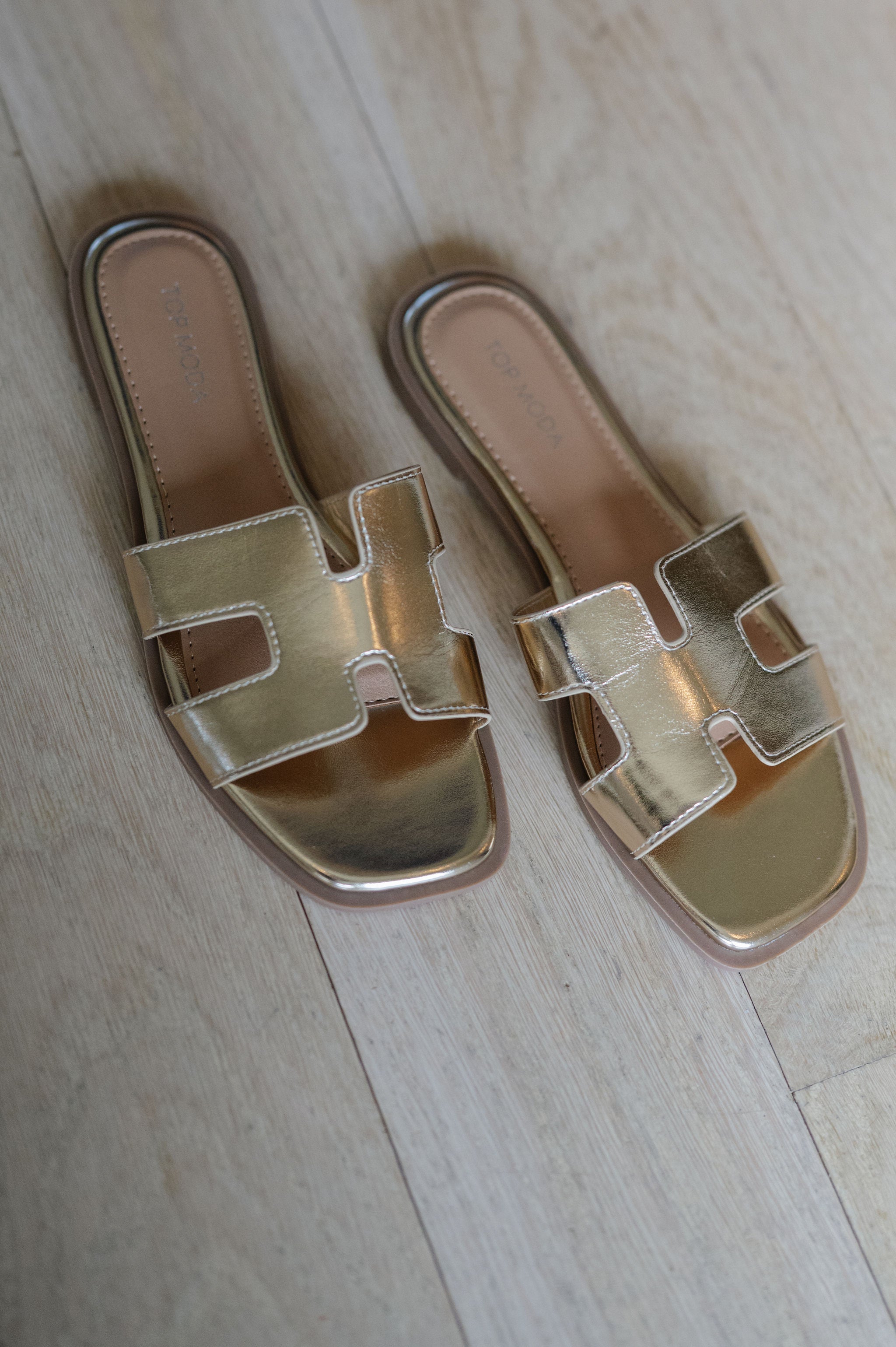 Elio Sandal-Gold