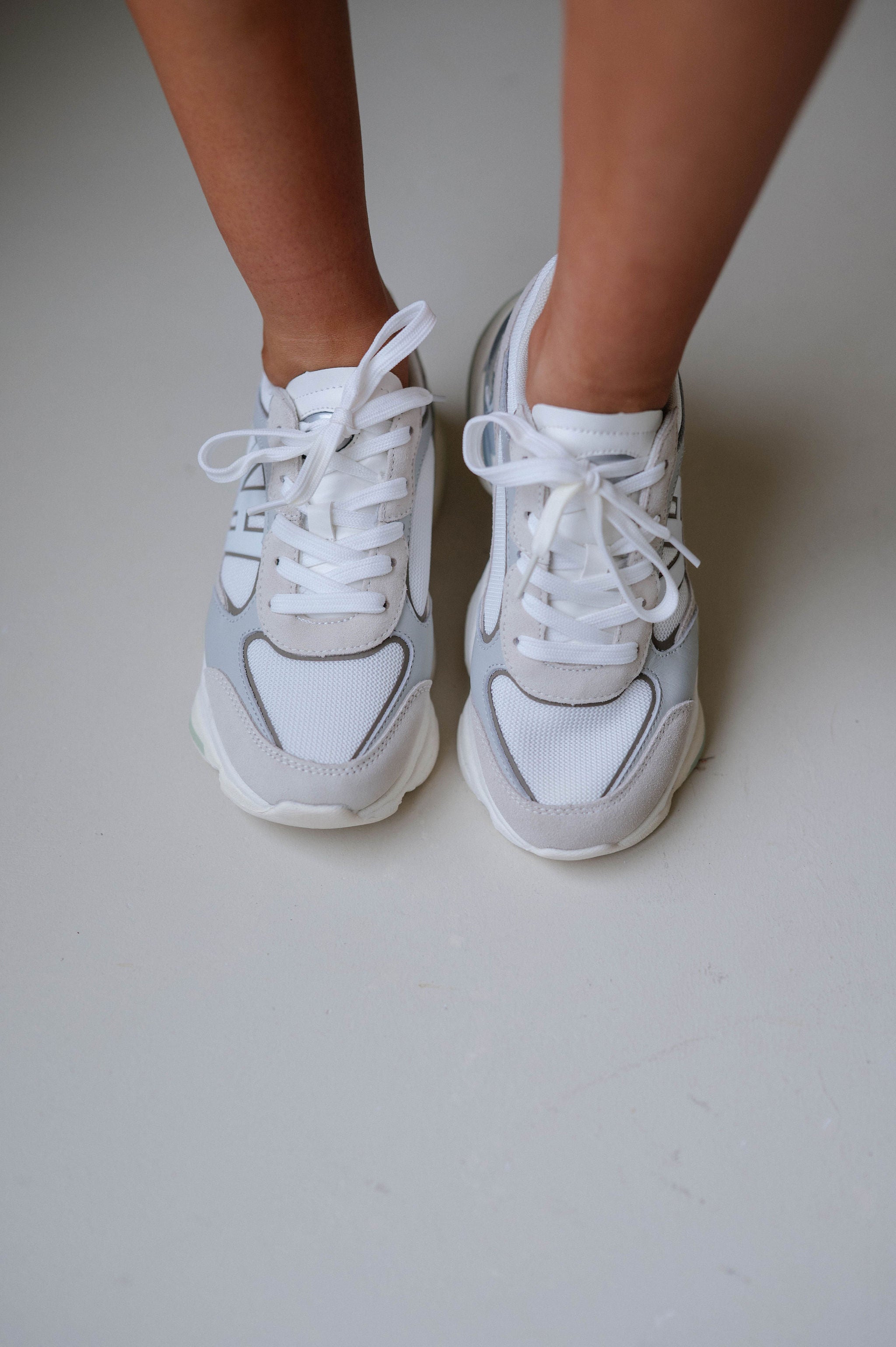 Dash 12 Sneakers-White/Taupe