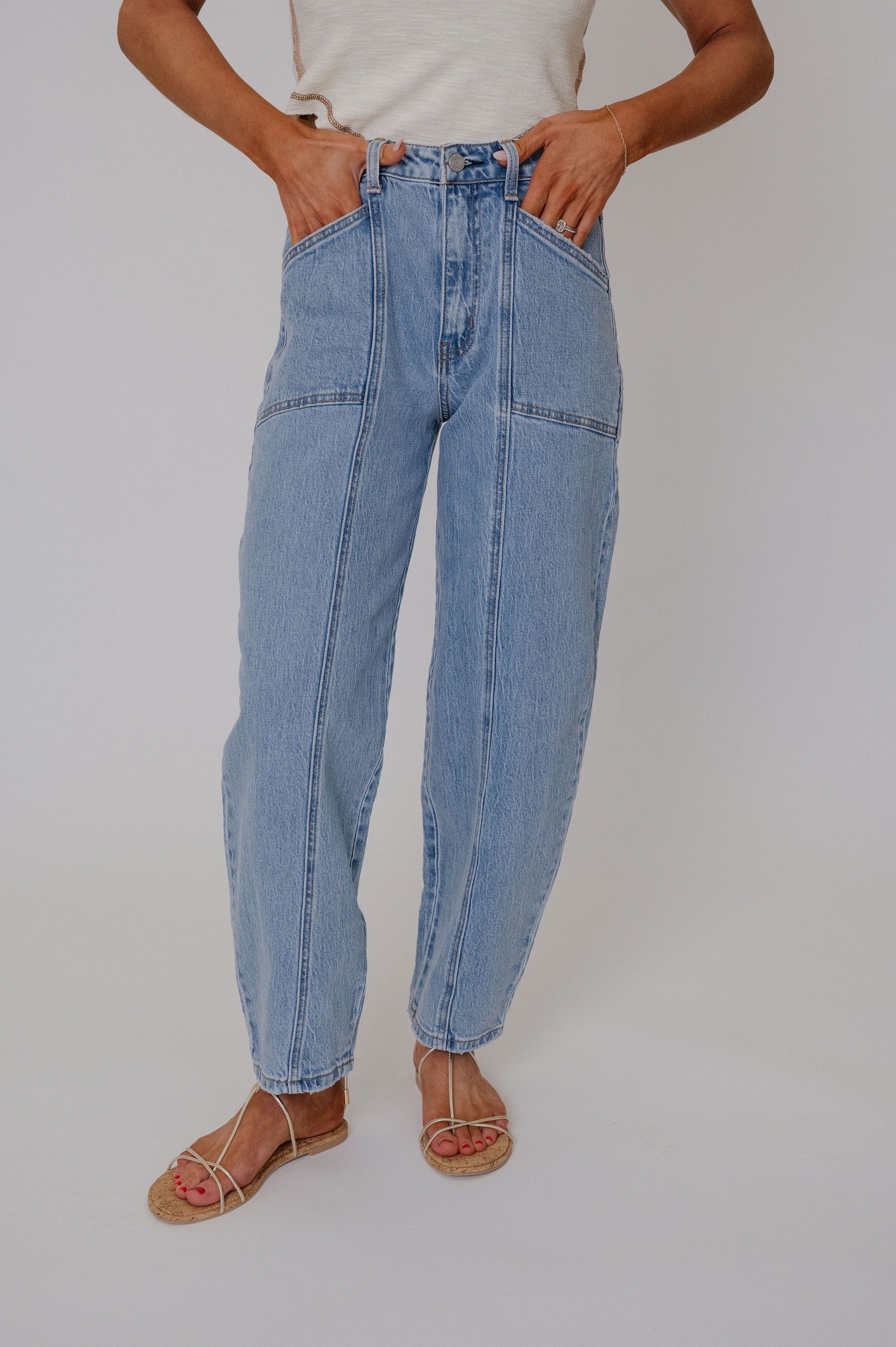 Ava Barrel Jeans-Light Wash