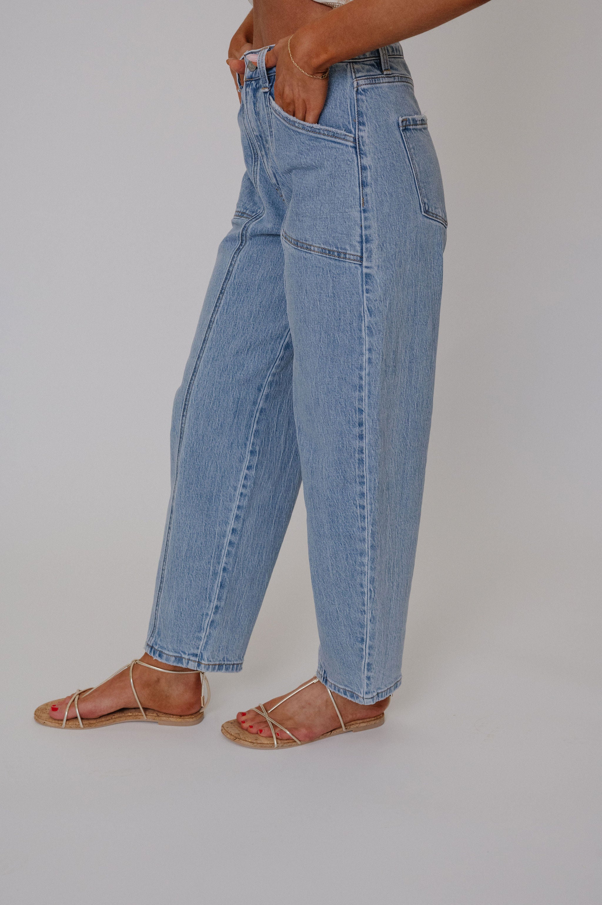 Ava Barrel Jeans-Light Wash