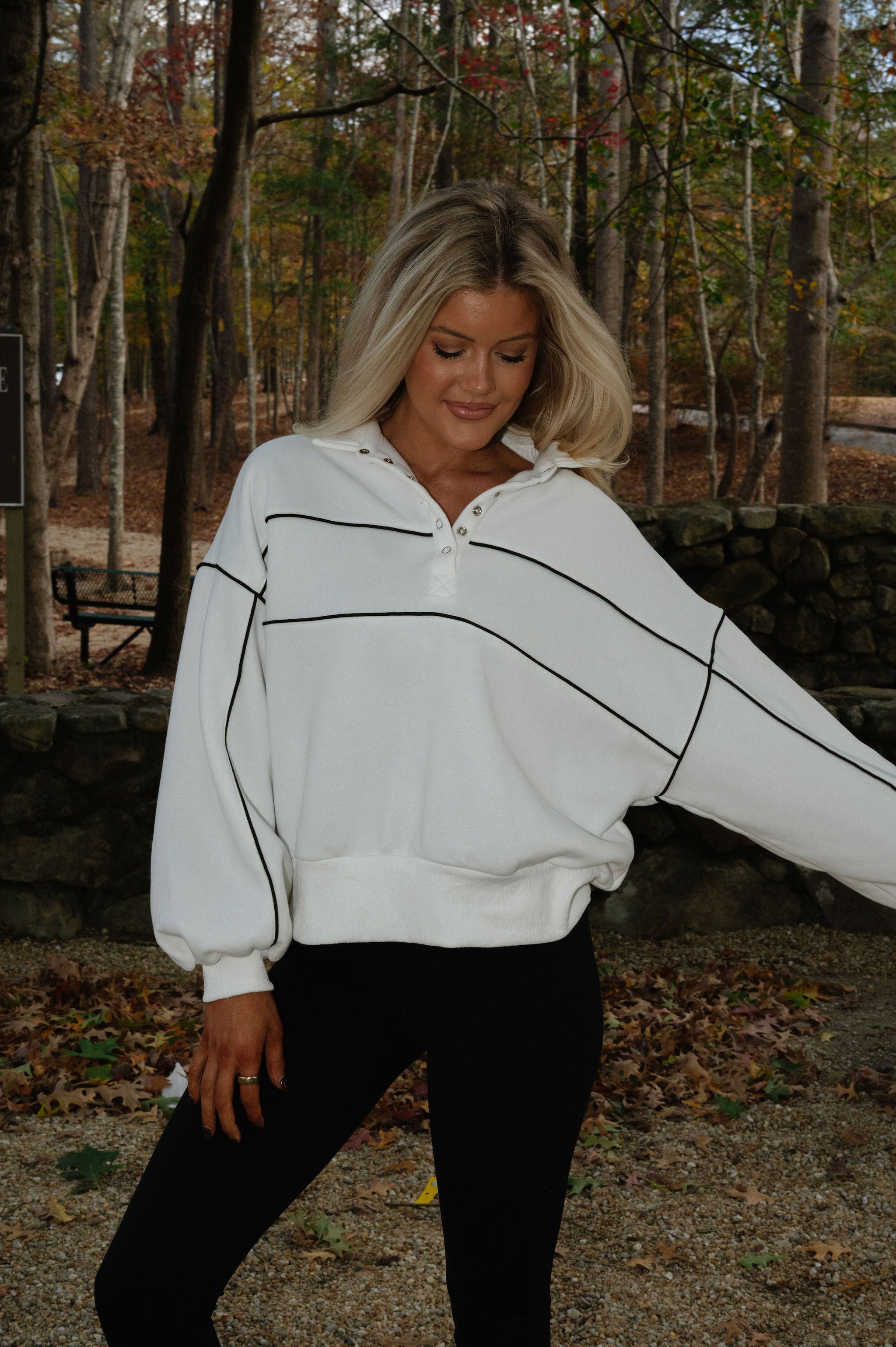 Ayla Contrast Piping Pullover