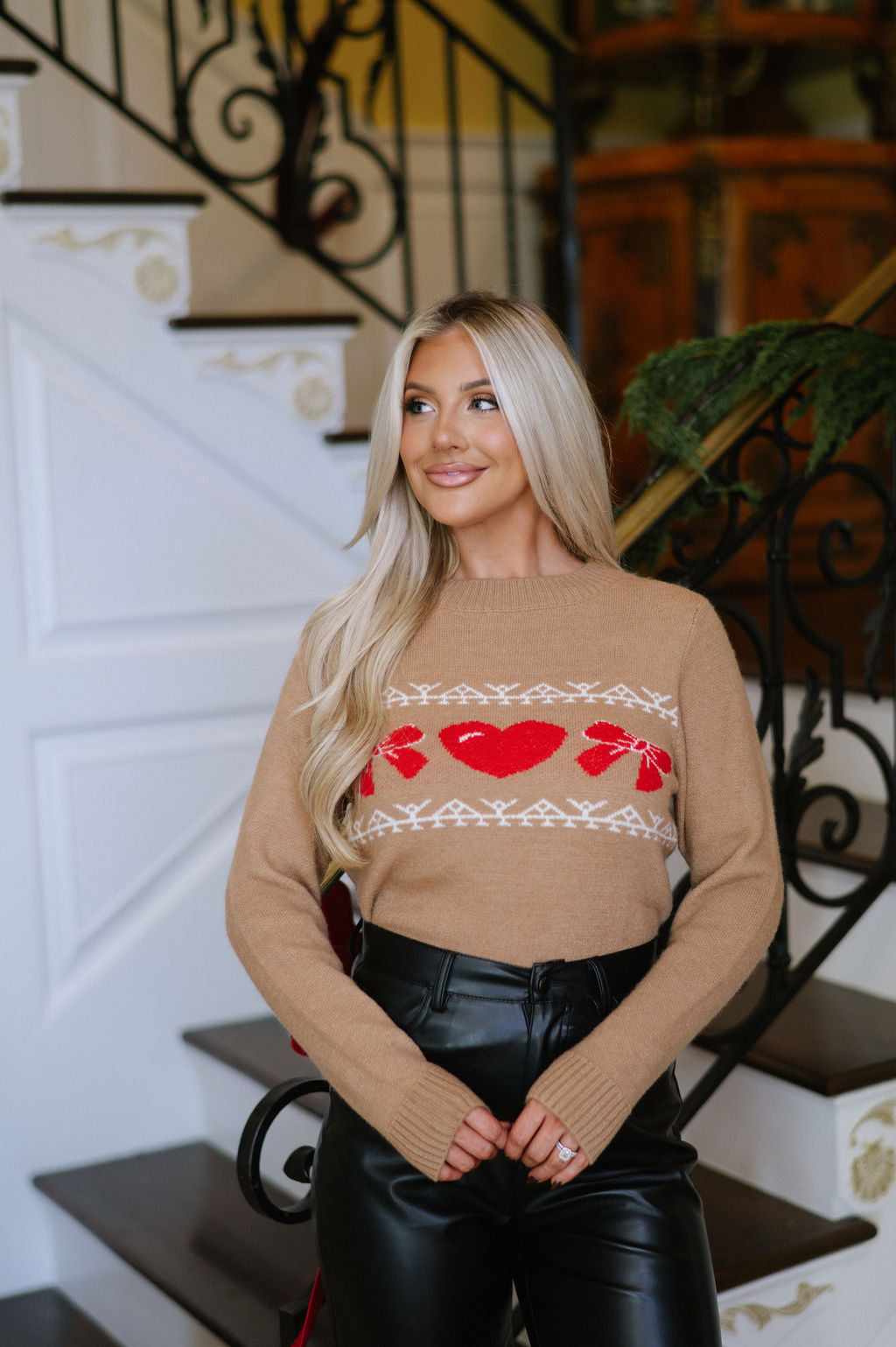 DOORBUSTER// Bow & Heart Graphic Sweater