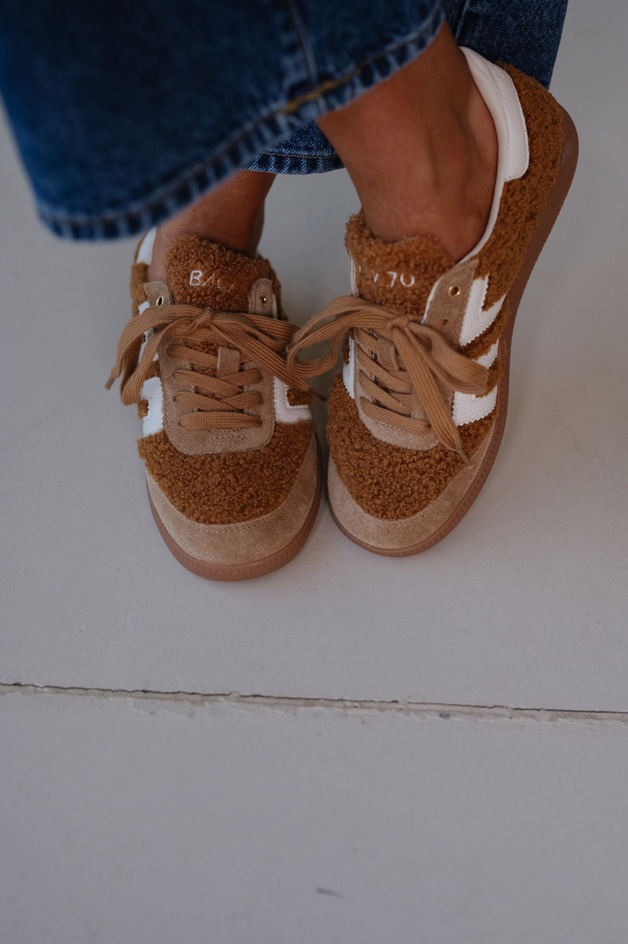 Back 70 Cloud Teddy Sneakers-Tobacco/White