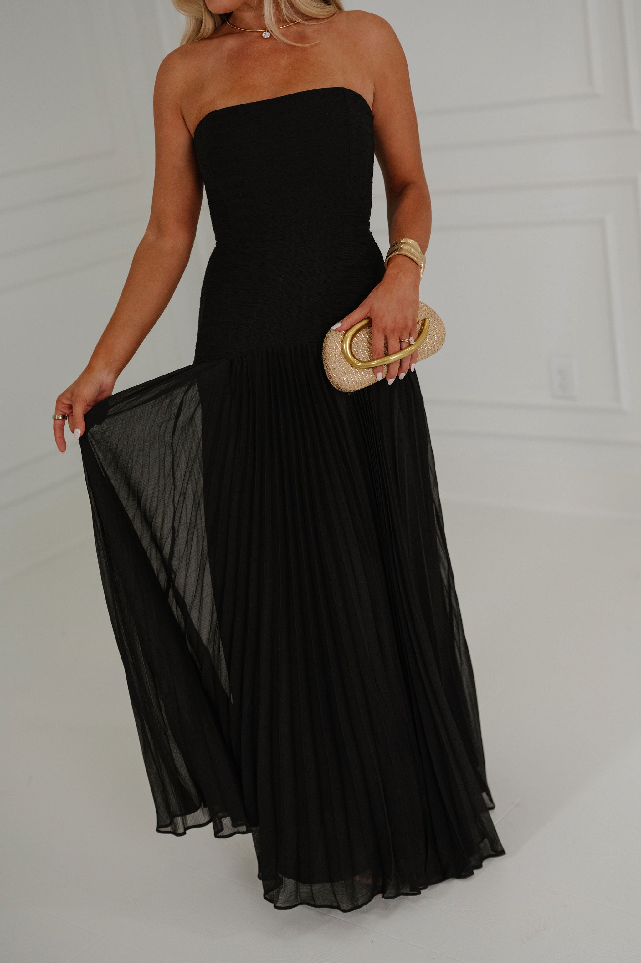 Texture Pleated Maxi Dress-Black