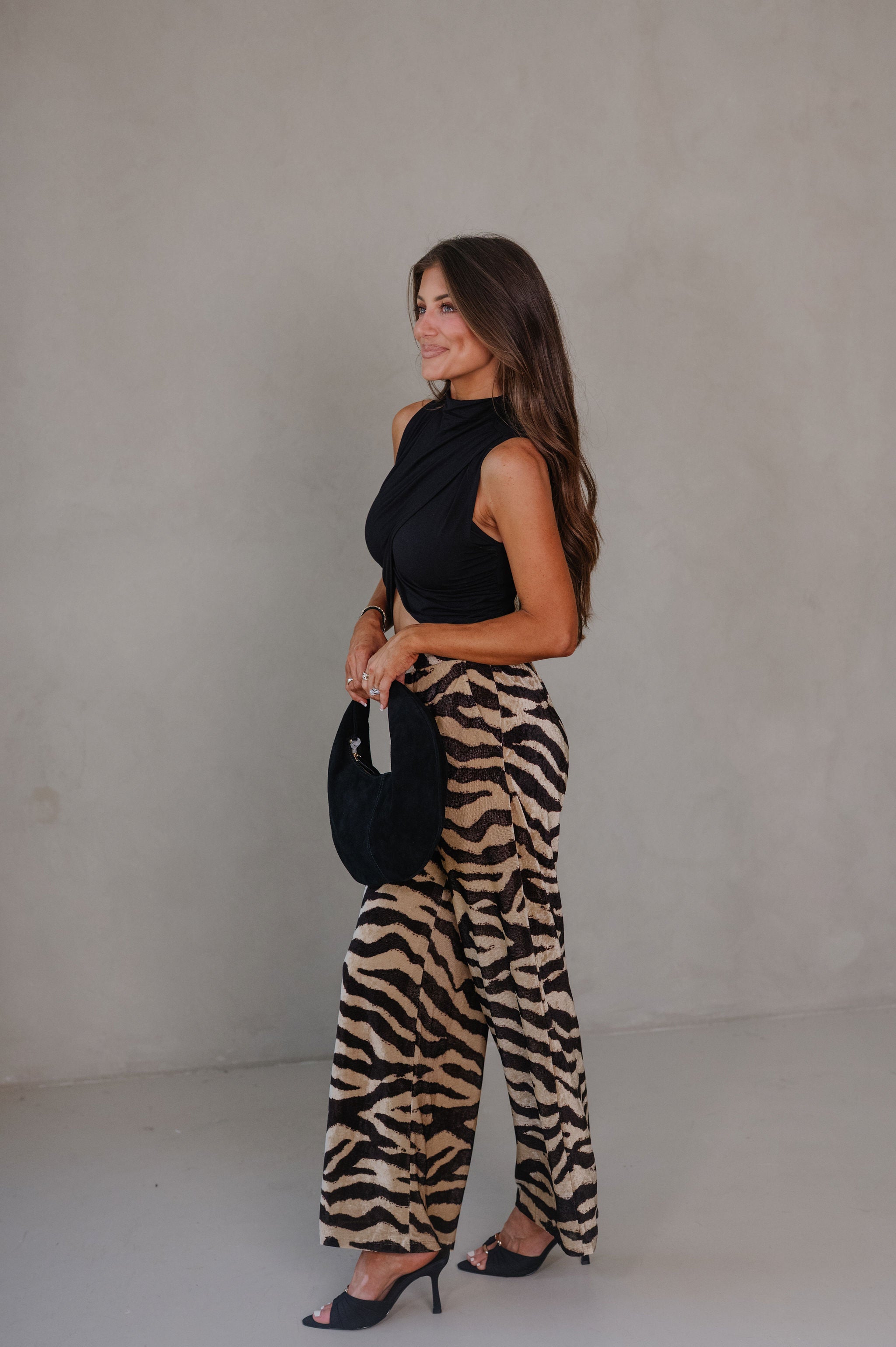 Crissy Front Cross Knit Tank-Black