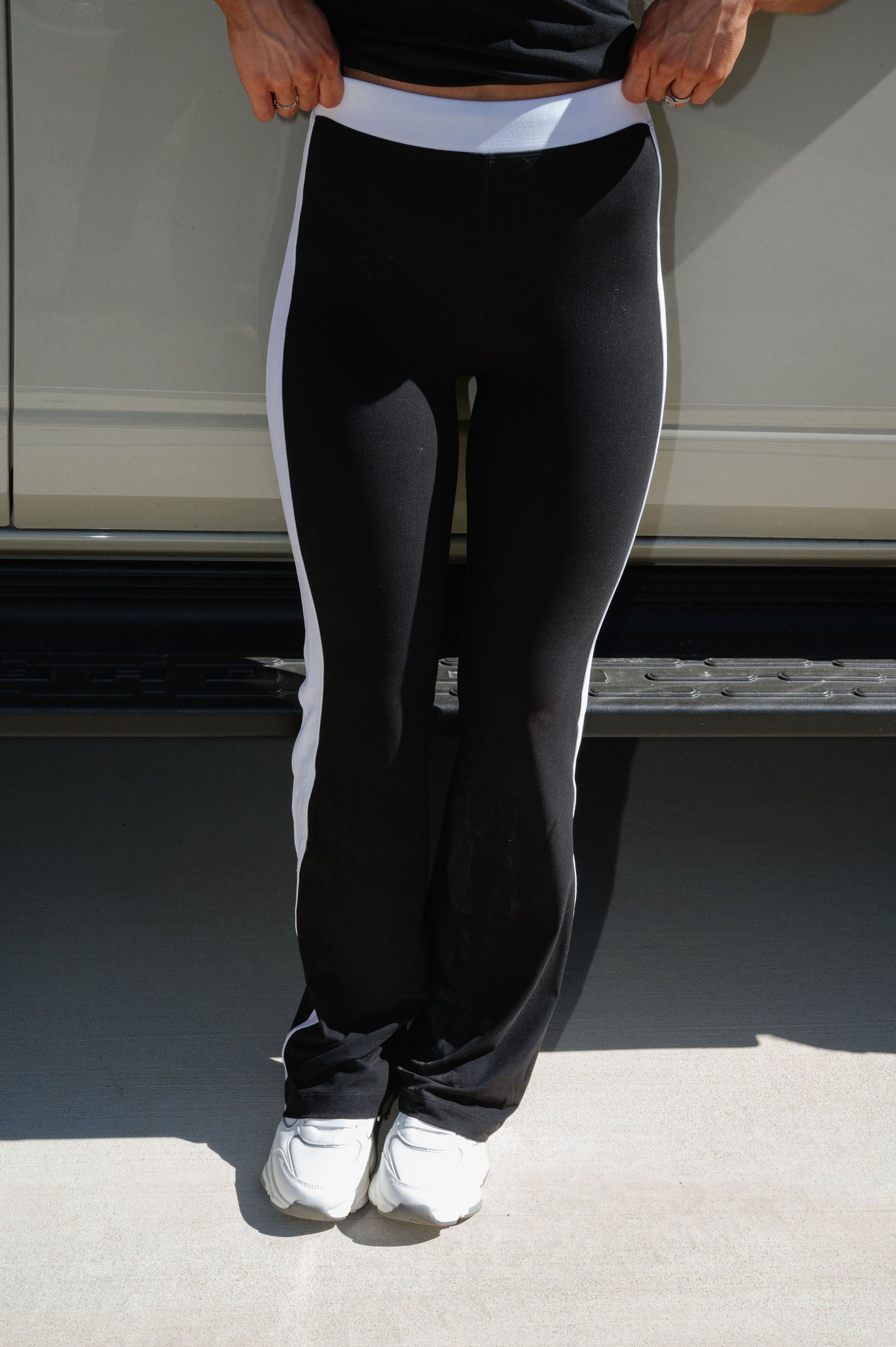 Buttersoft Flare Pants Set-Black/White