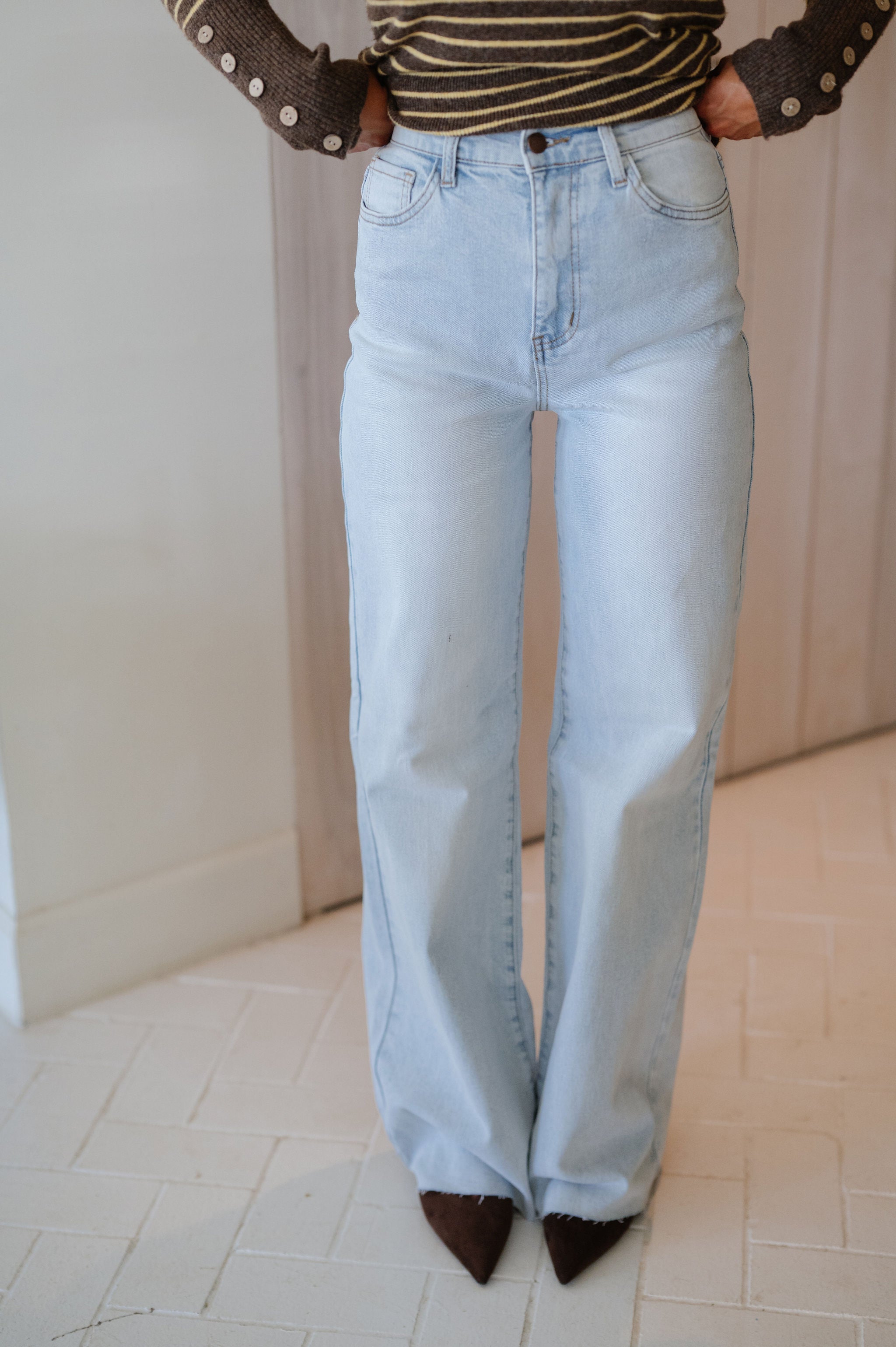 Wes Wide Leg Jeans-Light Wash