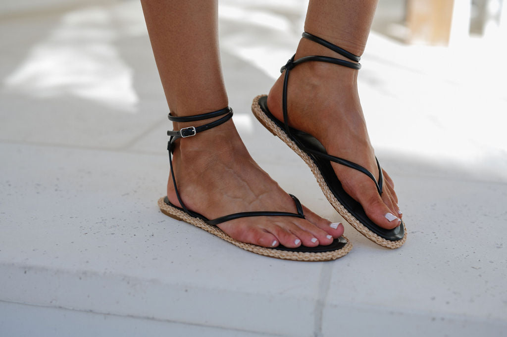 Cove Sandal-Black/DOLCE VITA