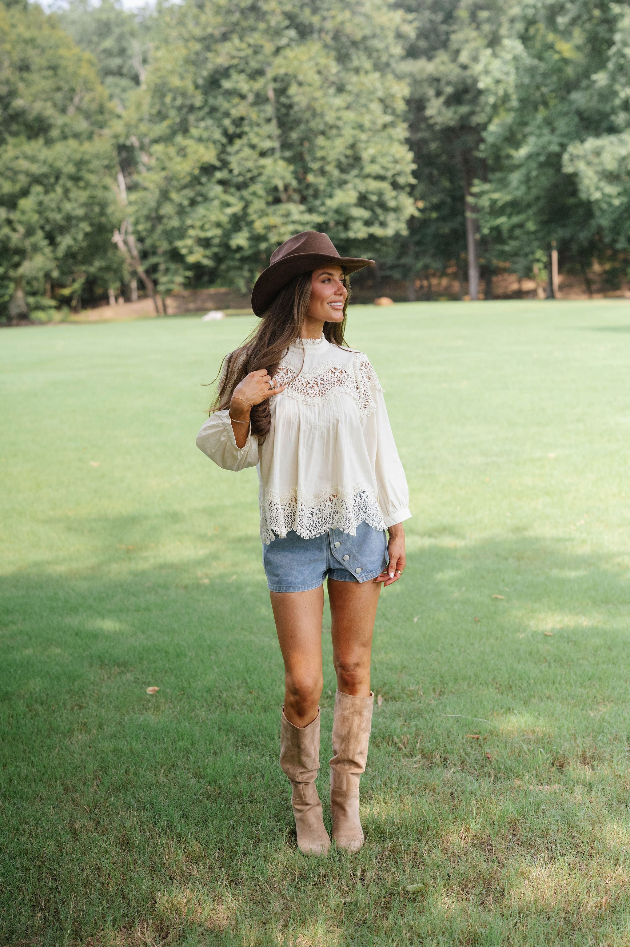 Emory Scalloped Detail Top-Cream