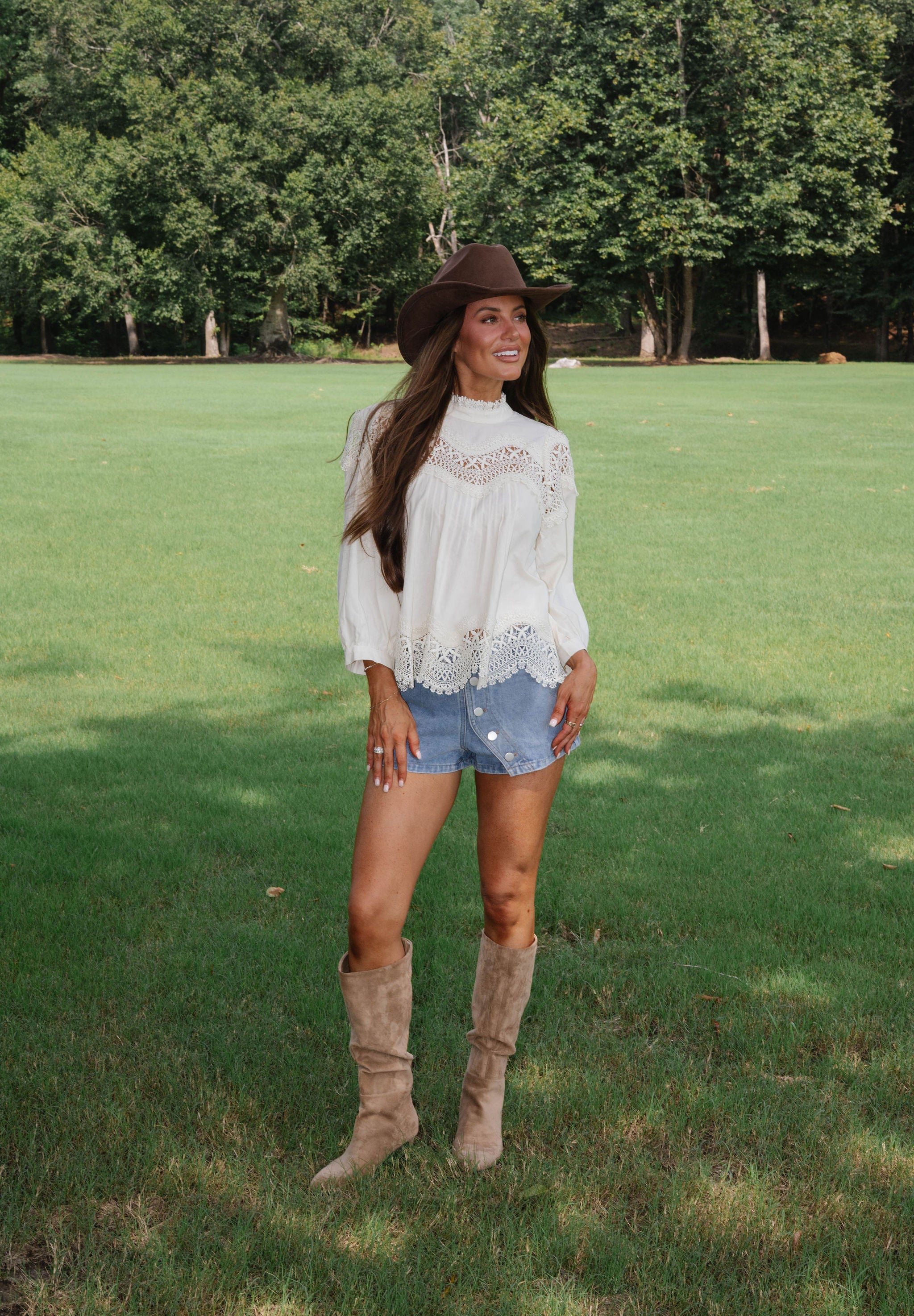 Emory Scalloped Detail Top-Cream