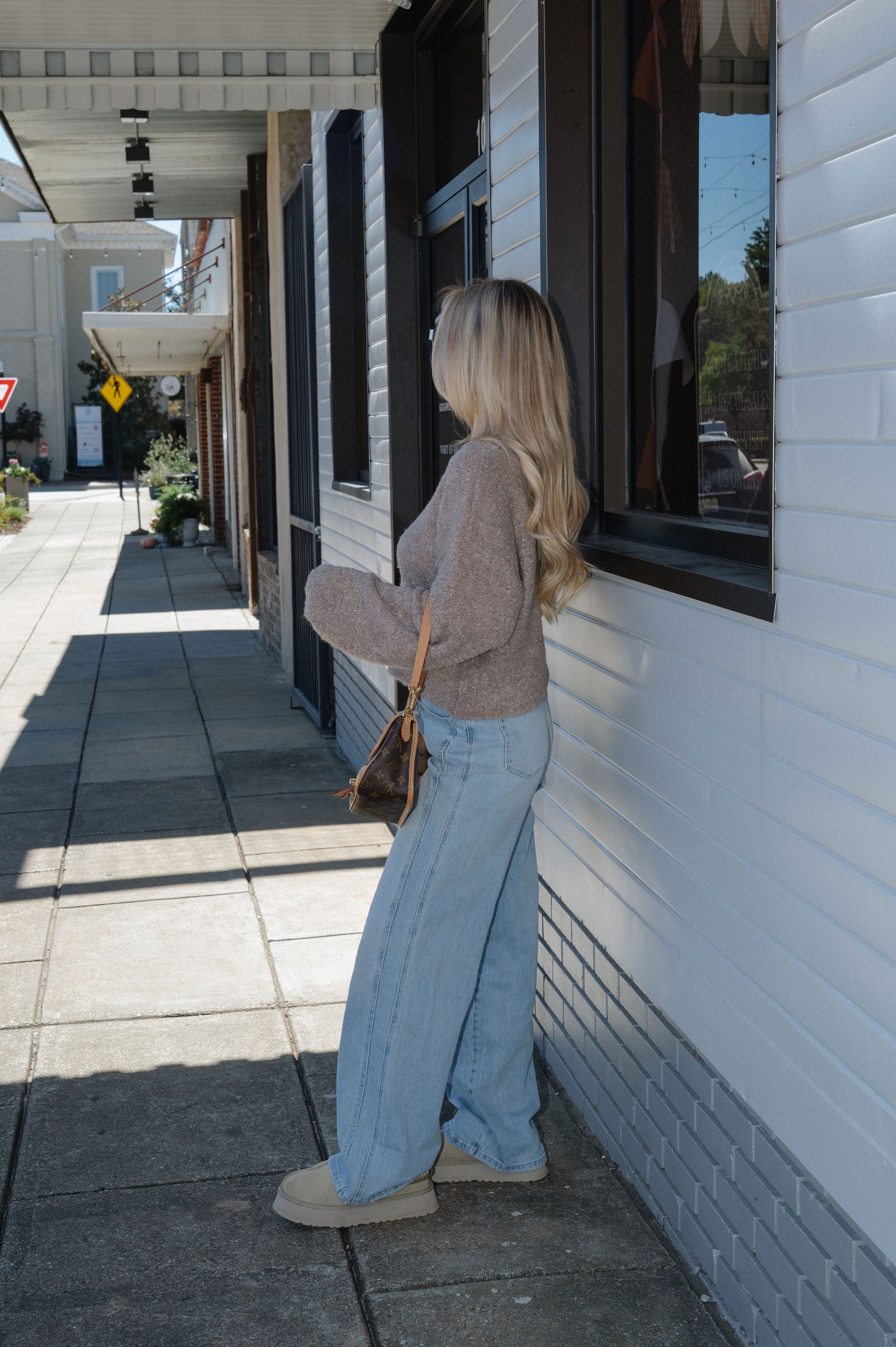 Textured Knit Bubble Sleeve Sweater-Mocha