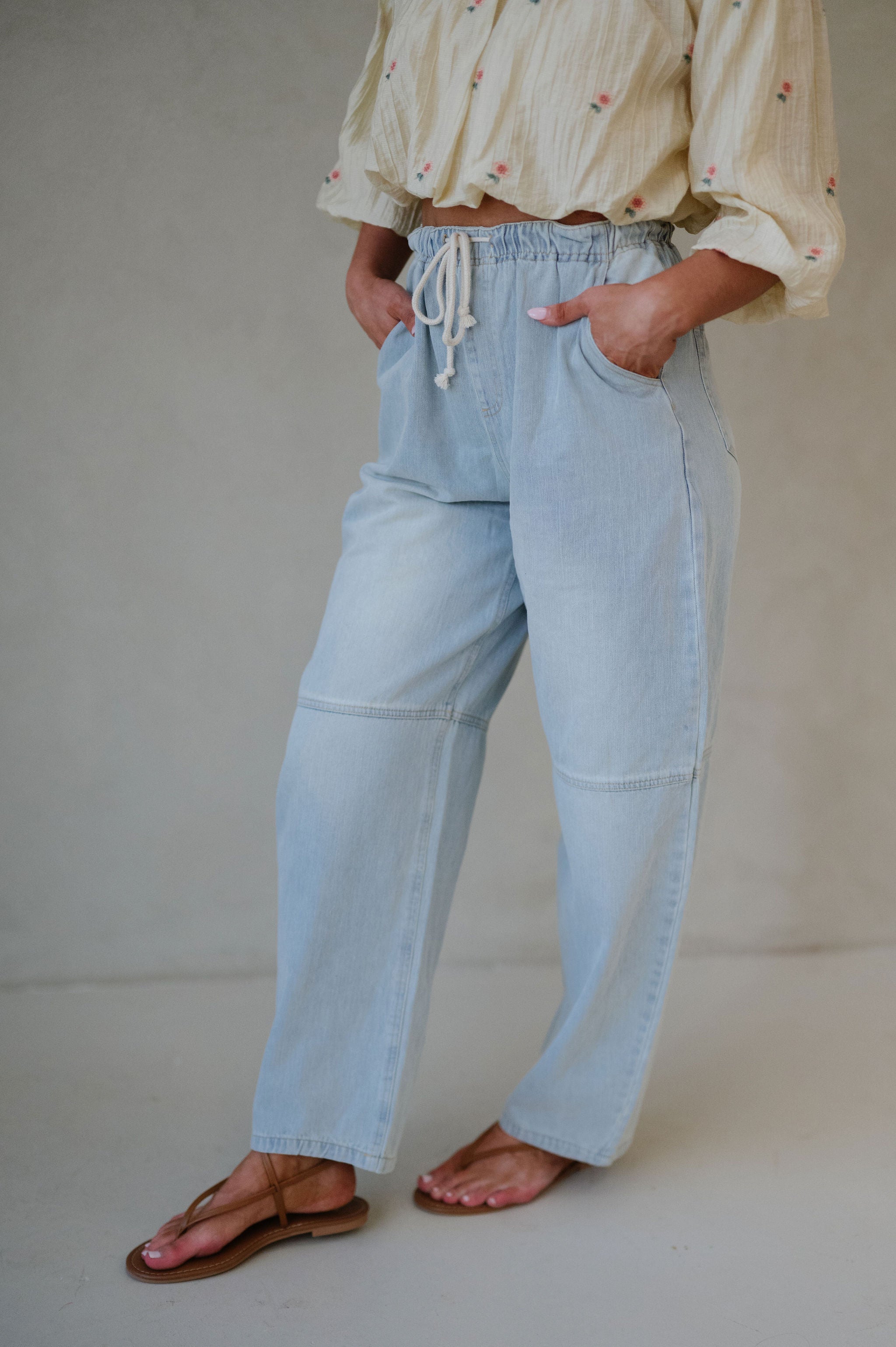 Lightweight Drawstring Jeans-Light Wash