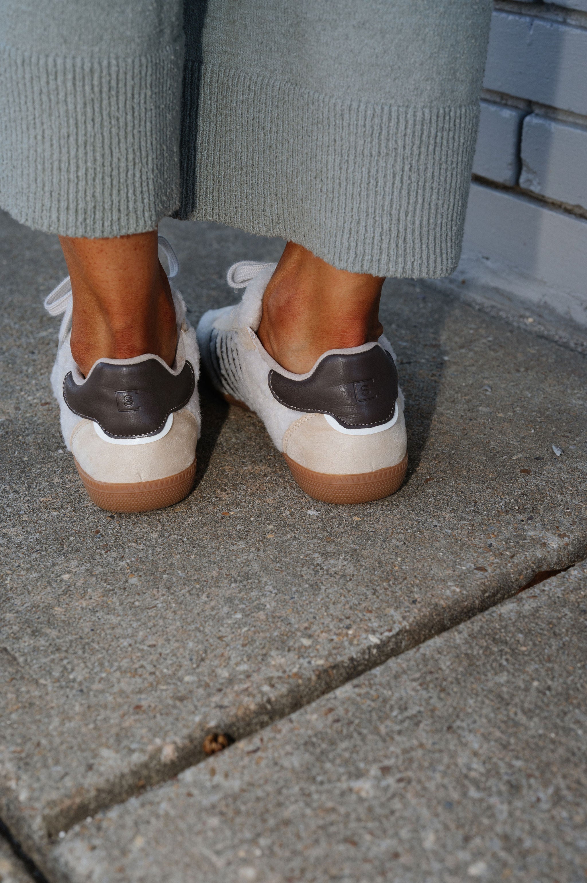 Stevie Sneakers-Beige Shearling