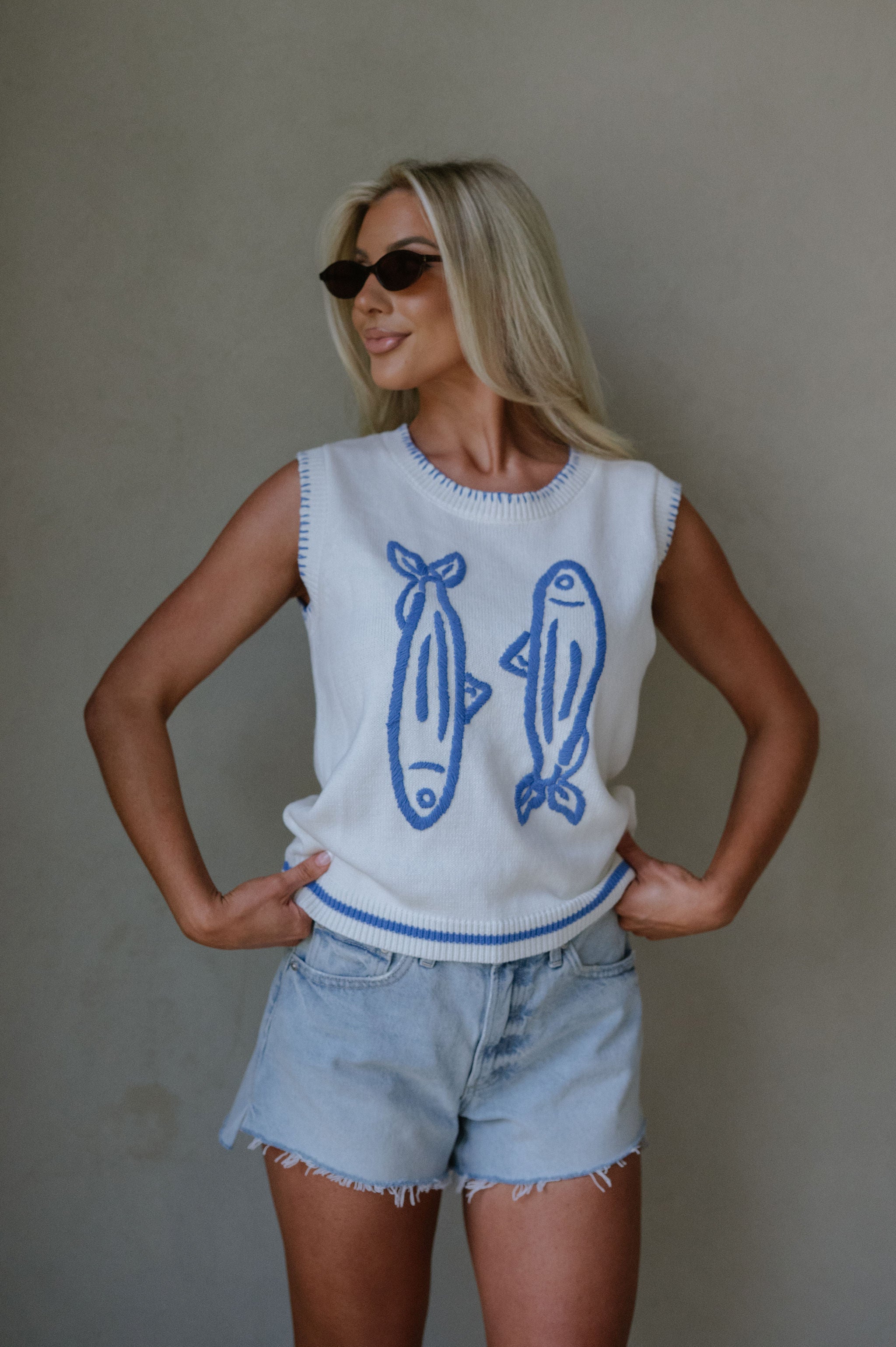 Fish Print Sweater Vest-White/Blue
