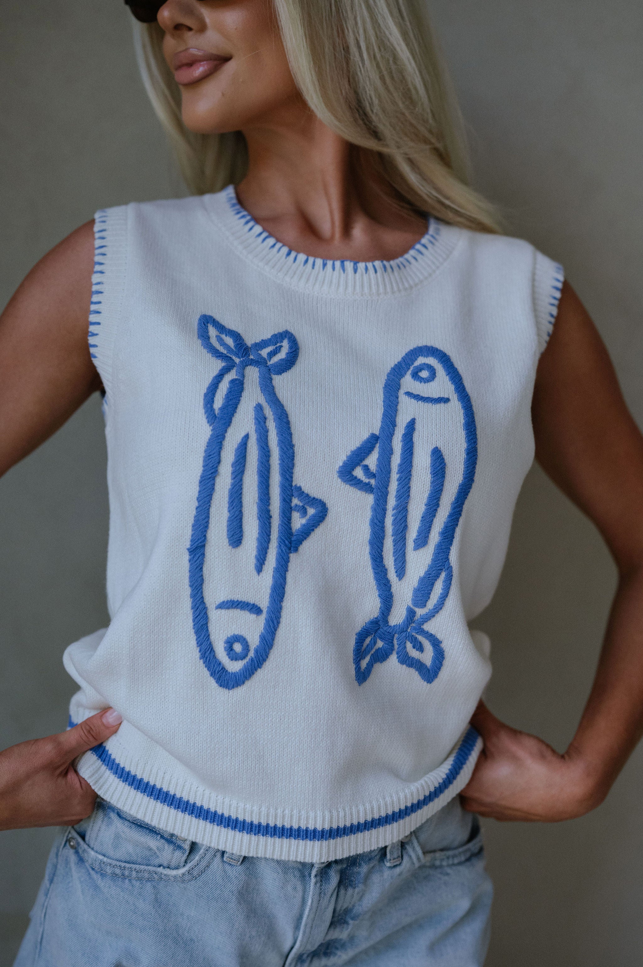 Fish Print Sweater Vest-White/Blue