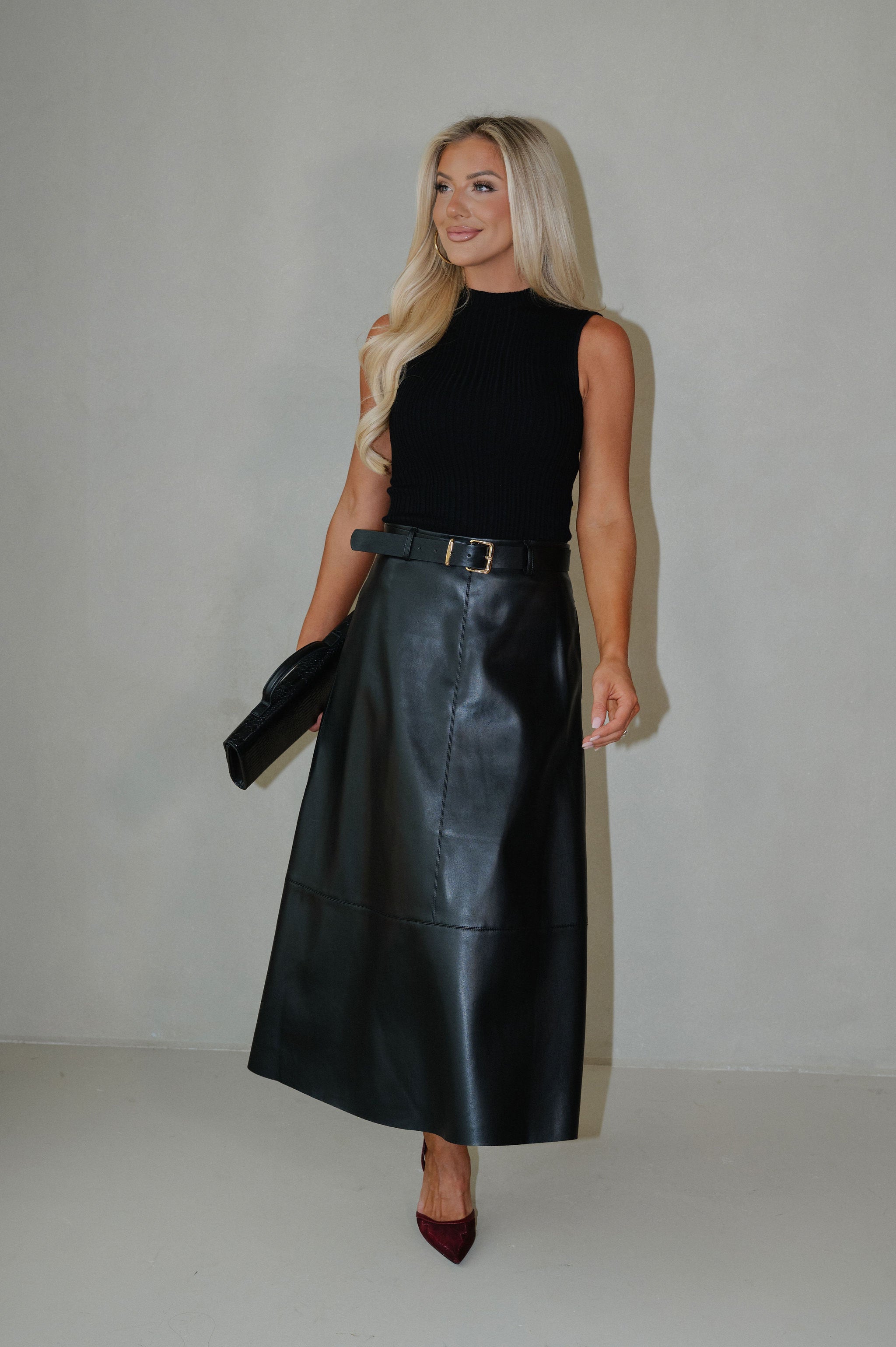 Annabelle Sleeveless Sweater-Black