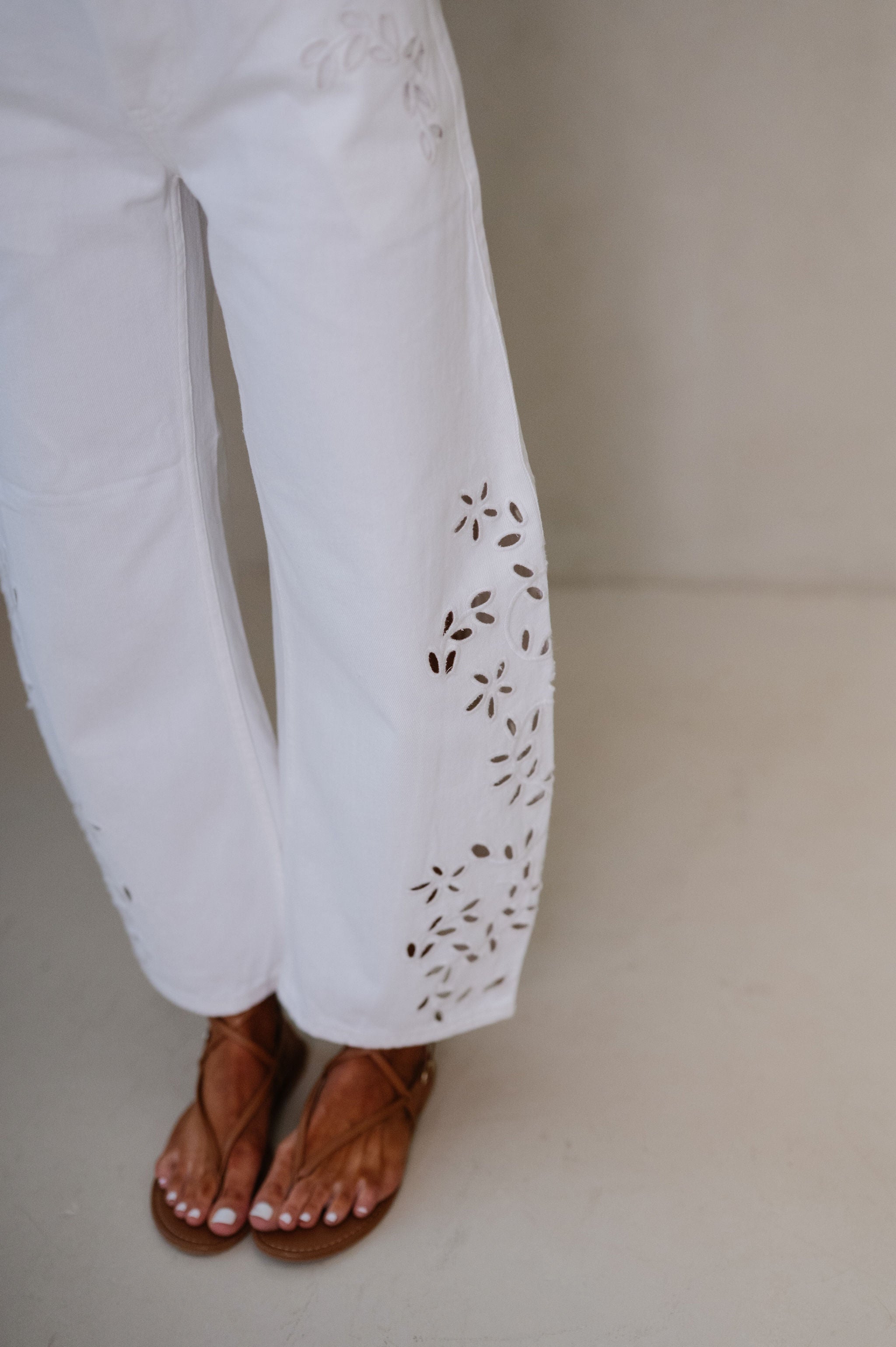 Ruby Embroidered Barrel Jeans-Off White